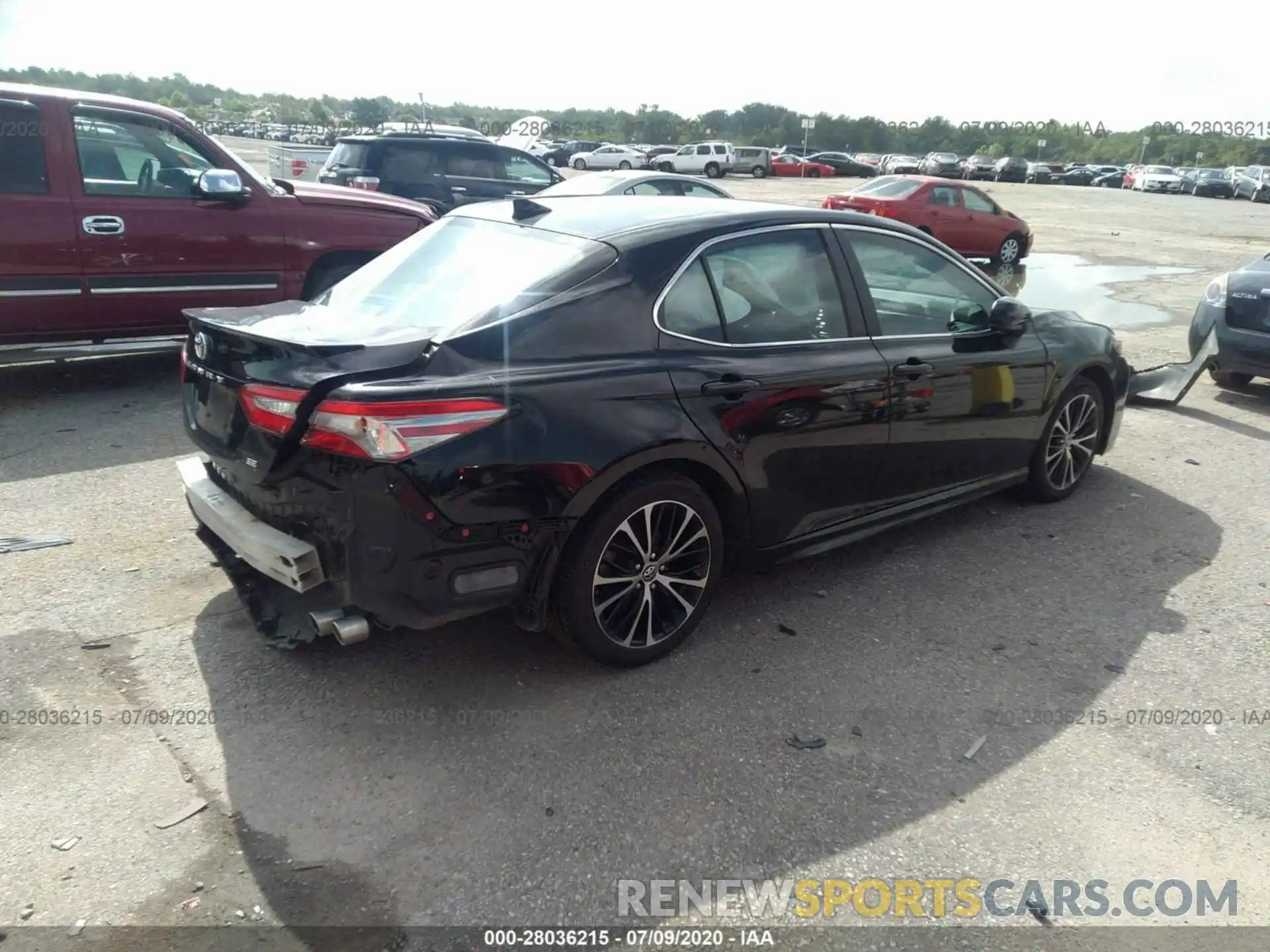 4 Photograph of a damaged car 4T1B11HK1KU170165 TOYOTA CAMRY 2019