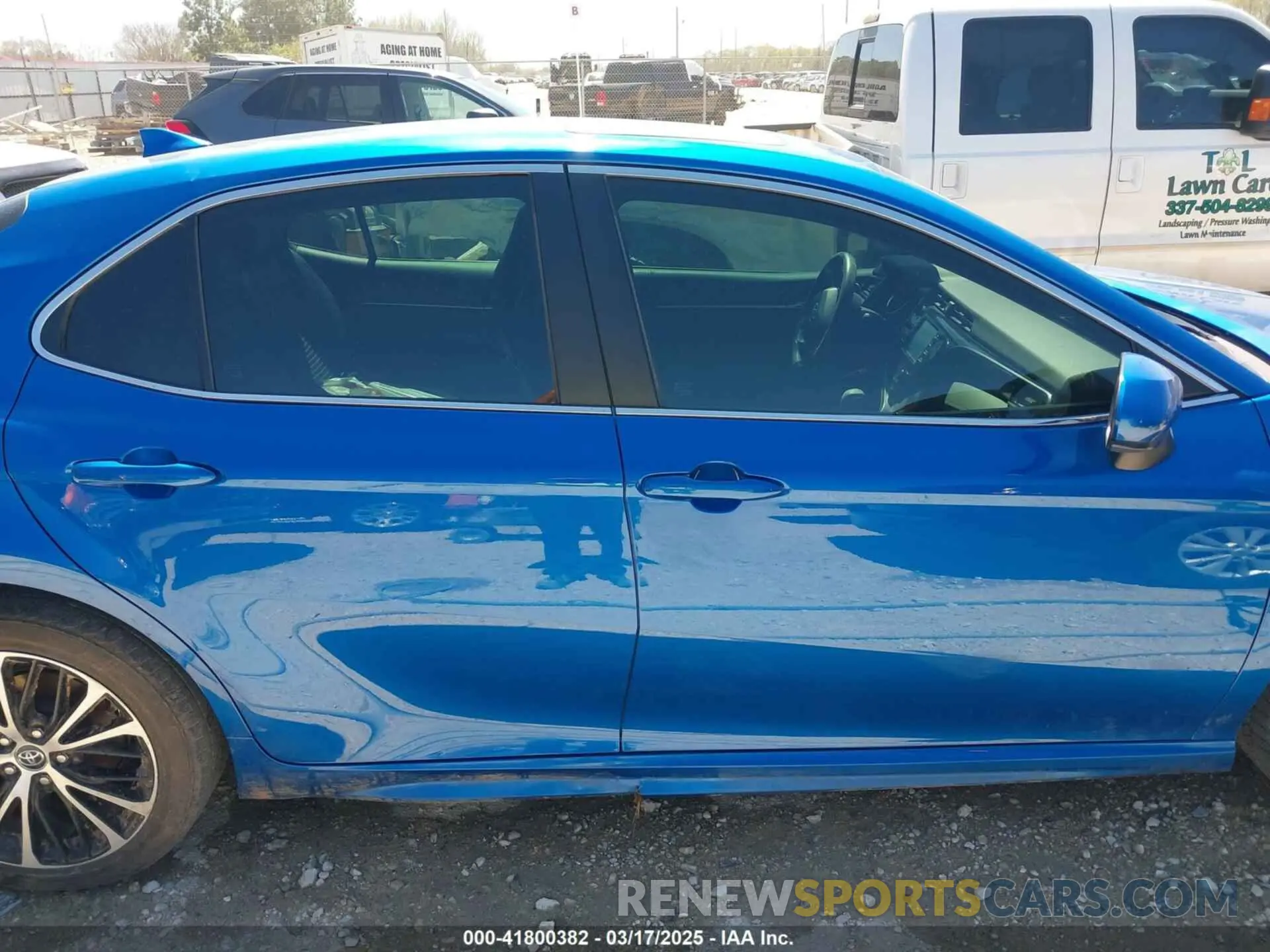 14 Photograph of a damaged car 4T1B11HK1KU173082 TOYOTA CAMRY 2019