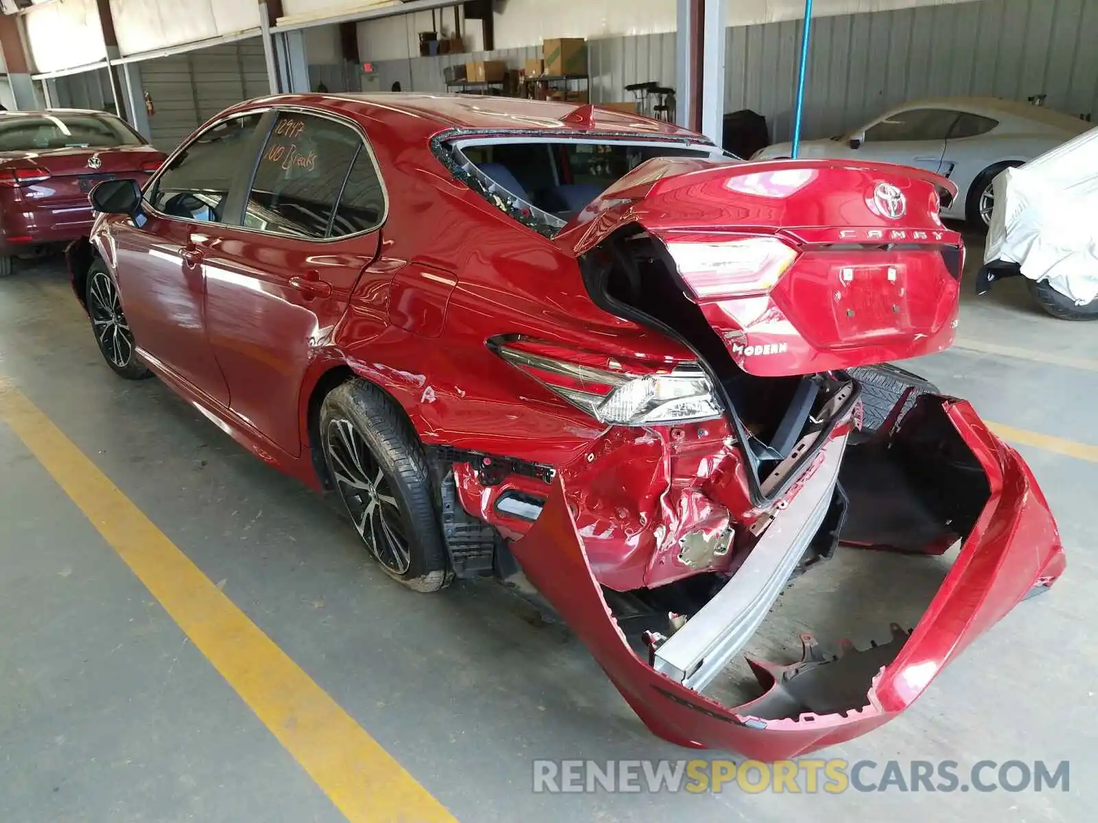 3 Photograph of a damaged car 4T1B11HK1KU176533 TOYOTA CAMRY 2019