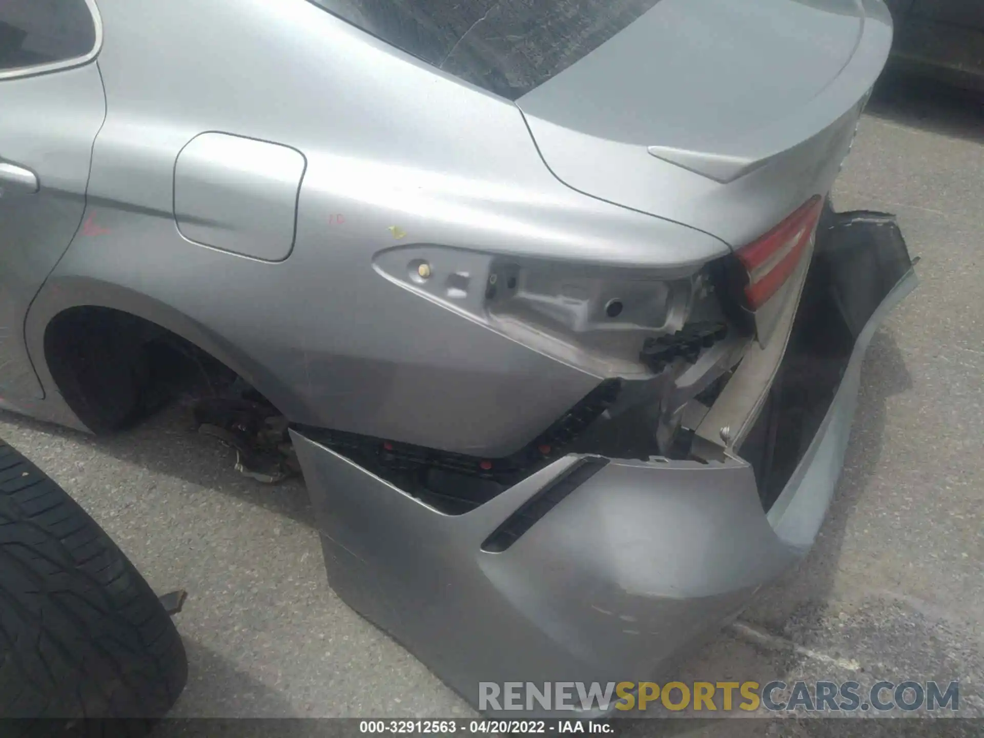 6 Photograph of a damaged car 4T1B11HK1KU181098 TOYOTA CAMRY 2019