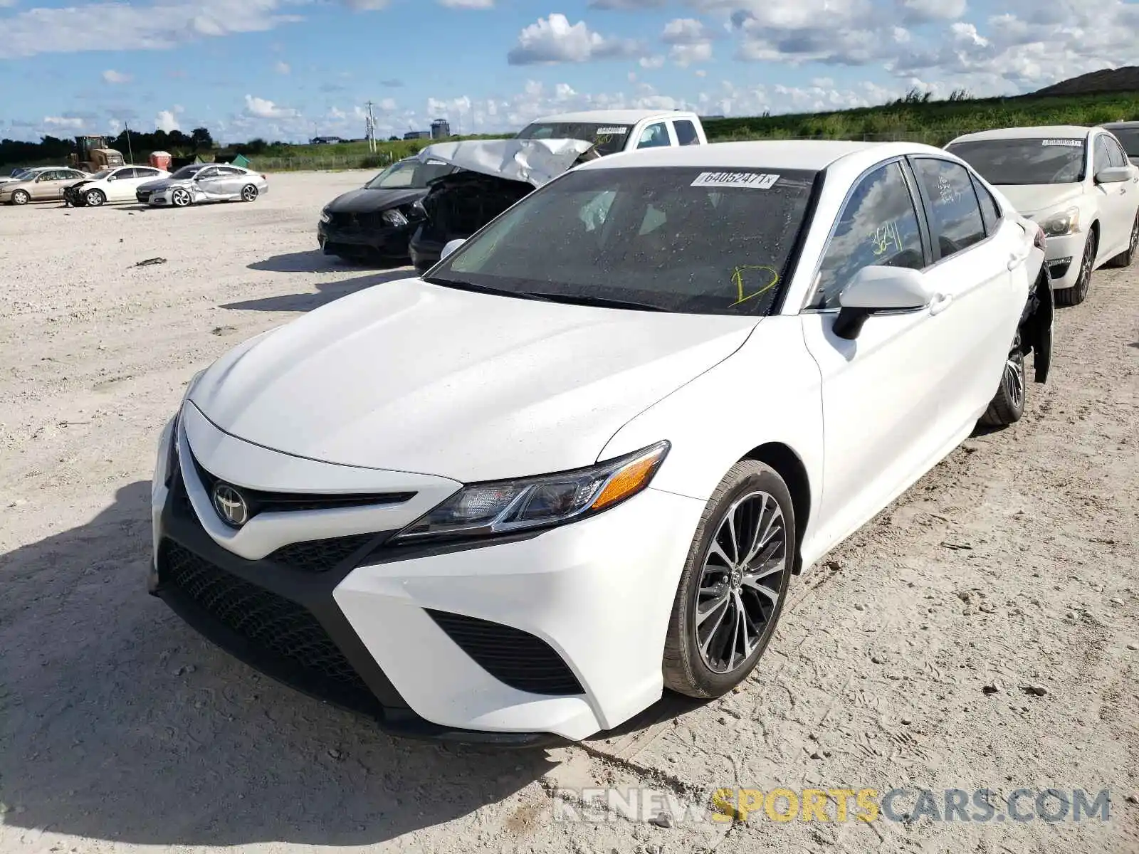 2 Photograph of a damaged car 4T1B11HK1KU185121 TOYOTA CAMRY 2019