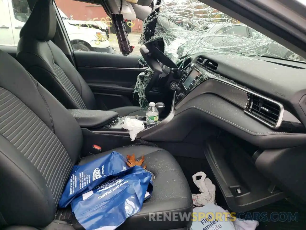 5 Photograph of a damaged car 4T1B11HK1KU185264 TOYOTA CAMRY 2019