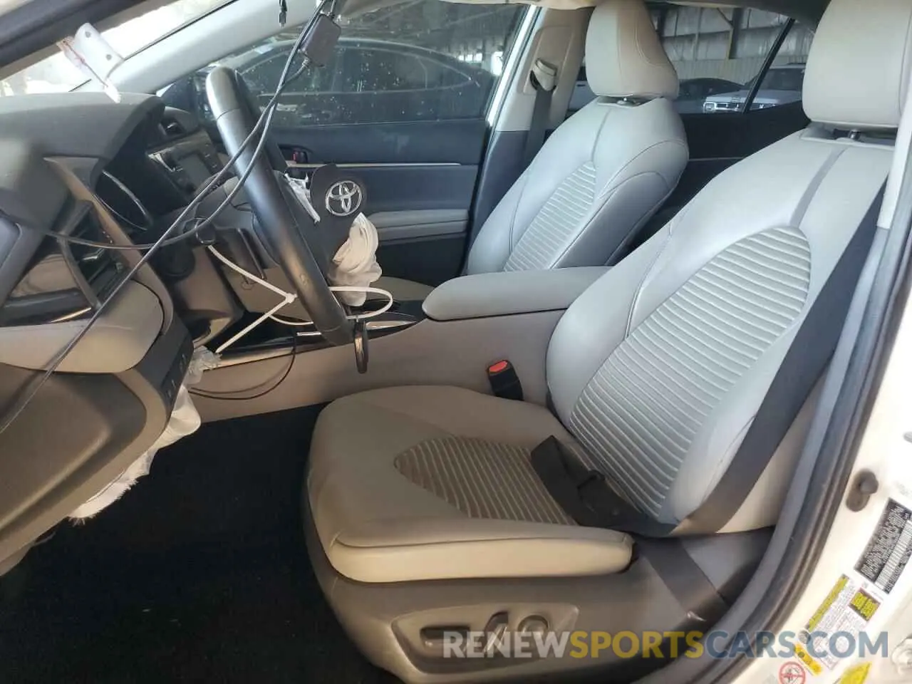 7 Photograph of a damaged car 4T1B11HK1KU186205 TOYOTA CAMRY 2019