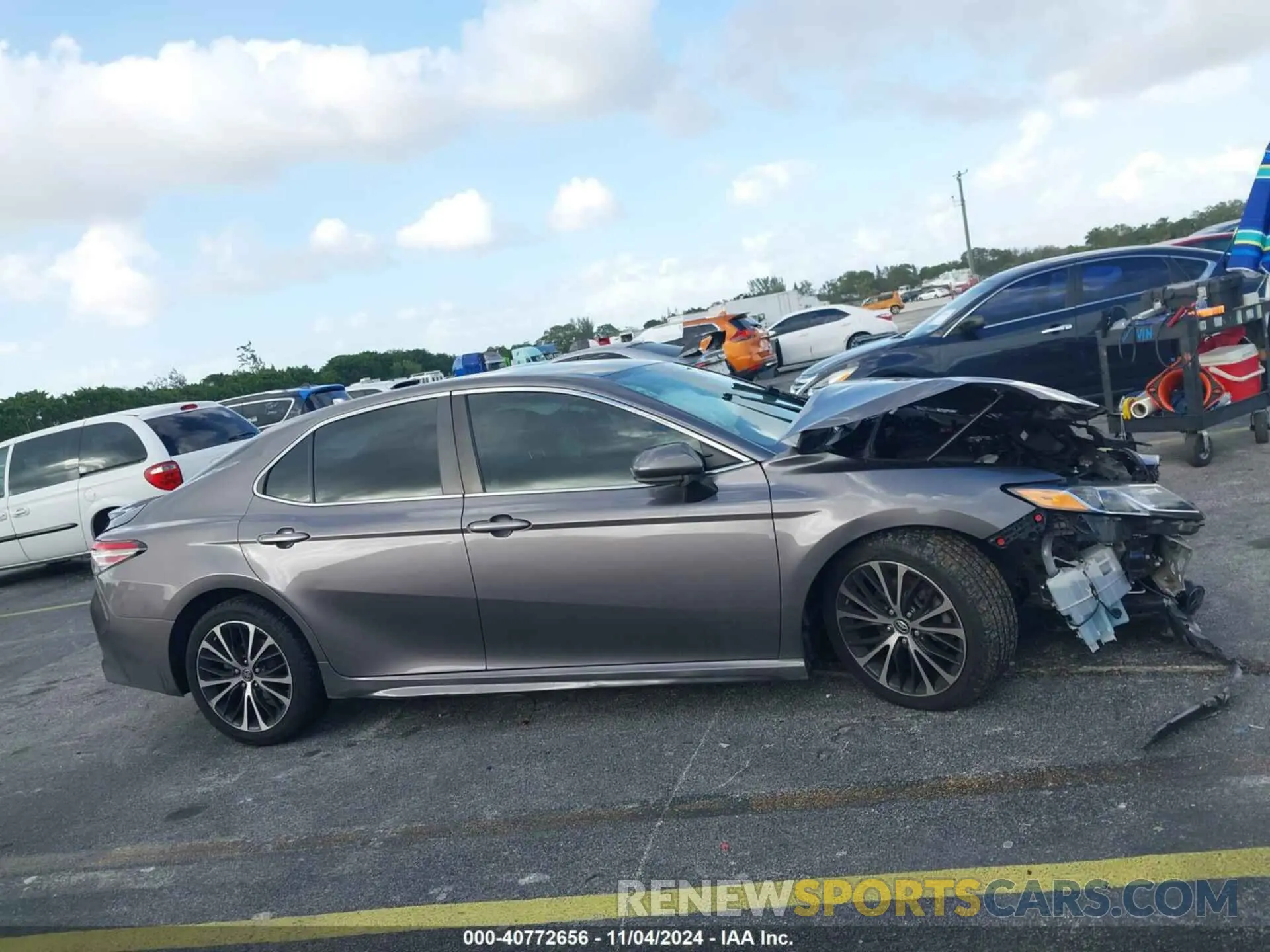 14 Photograph of a damaged car 4T1B11HK1KU187886 TOYOTA CAMRY 2019