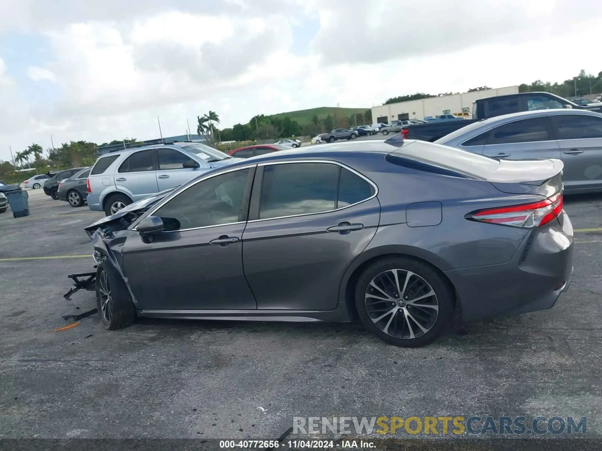 15 Photograph of a damaged car 4T1B11HK1KU187886 TOYOTA CAMRY 2019