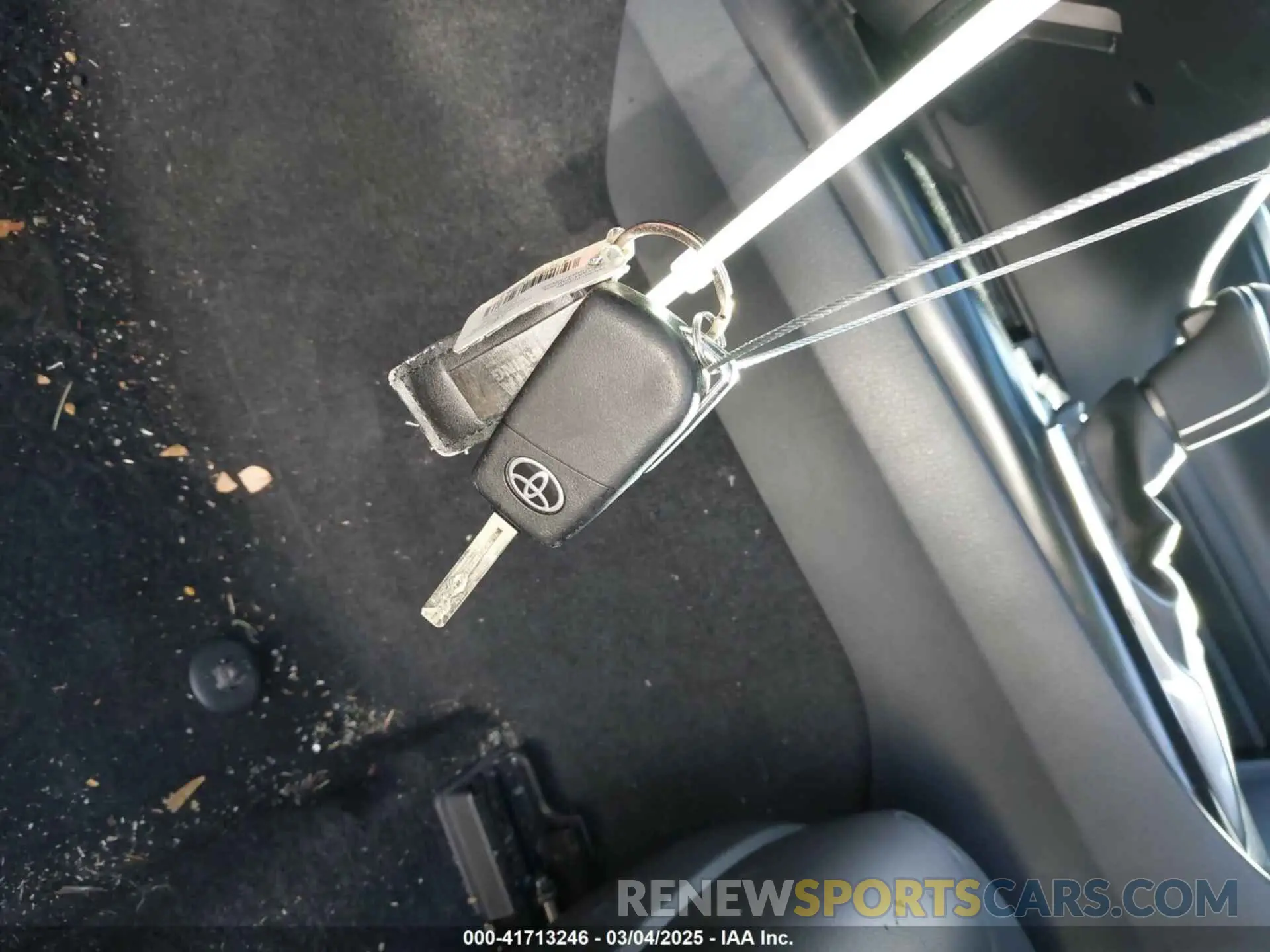 11 Photograph of a damaged car 4T1B11HK1KU188388 TOYOTA CAMRY 2019