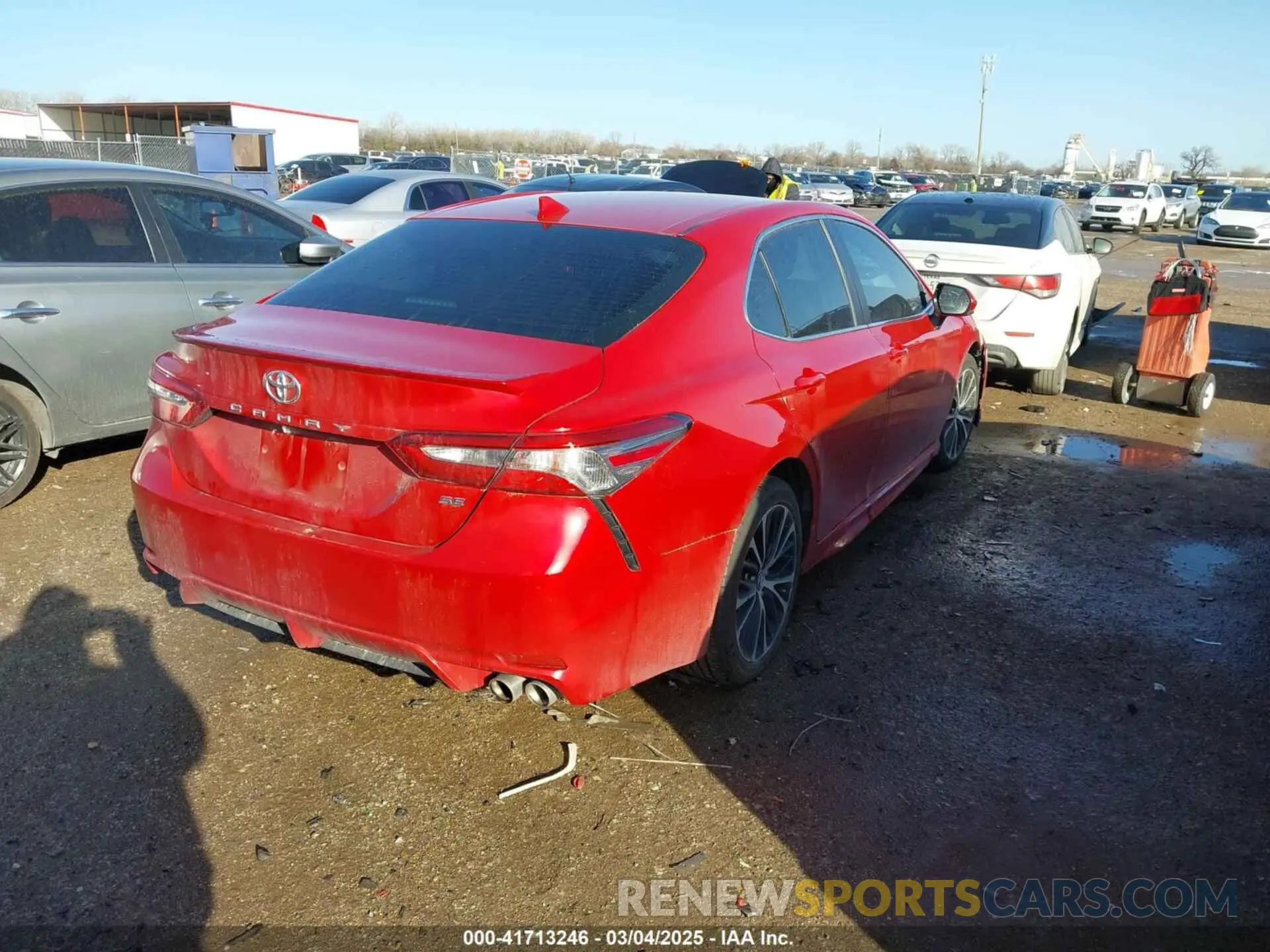 4 Photograph of a damaged car 4T1B11HK1KU188388 TOYOTA CAMRY 2019