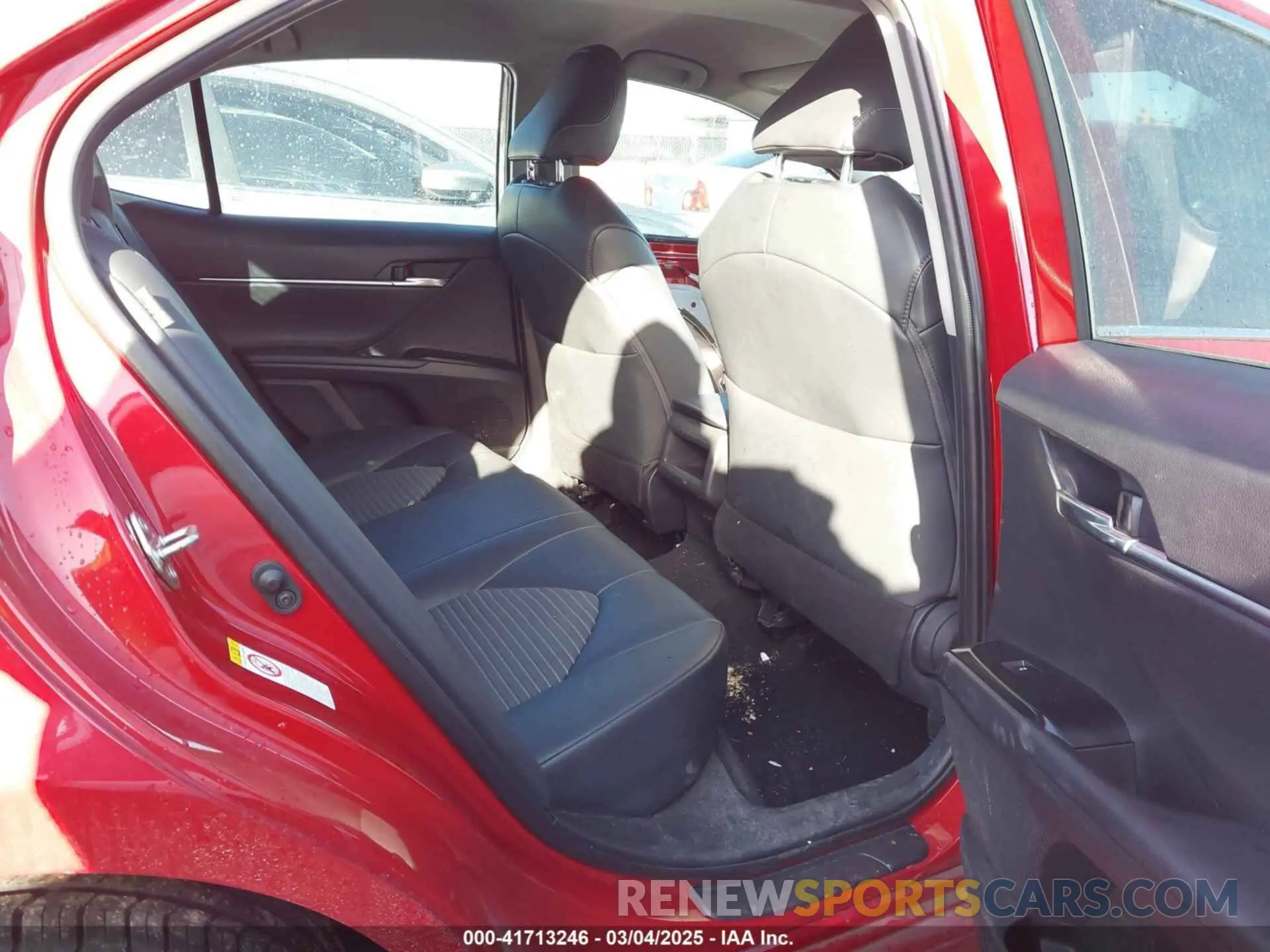 8 Photograph of a damaged car 4T1B11HK1KU188388 TOYOTA CAMRY 2019