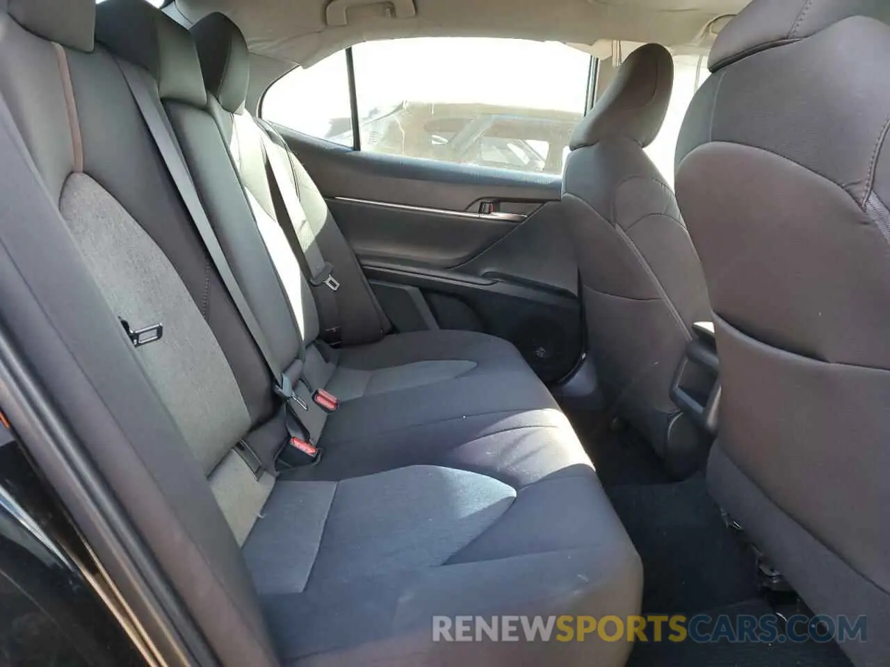 10 Photograph of a damaged car 4T1B11HK1KU190562 TOYOTA CAMRY 2019
