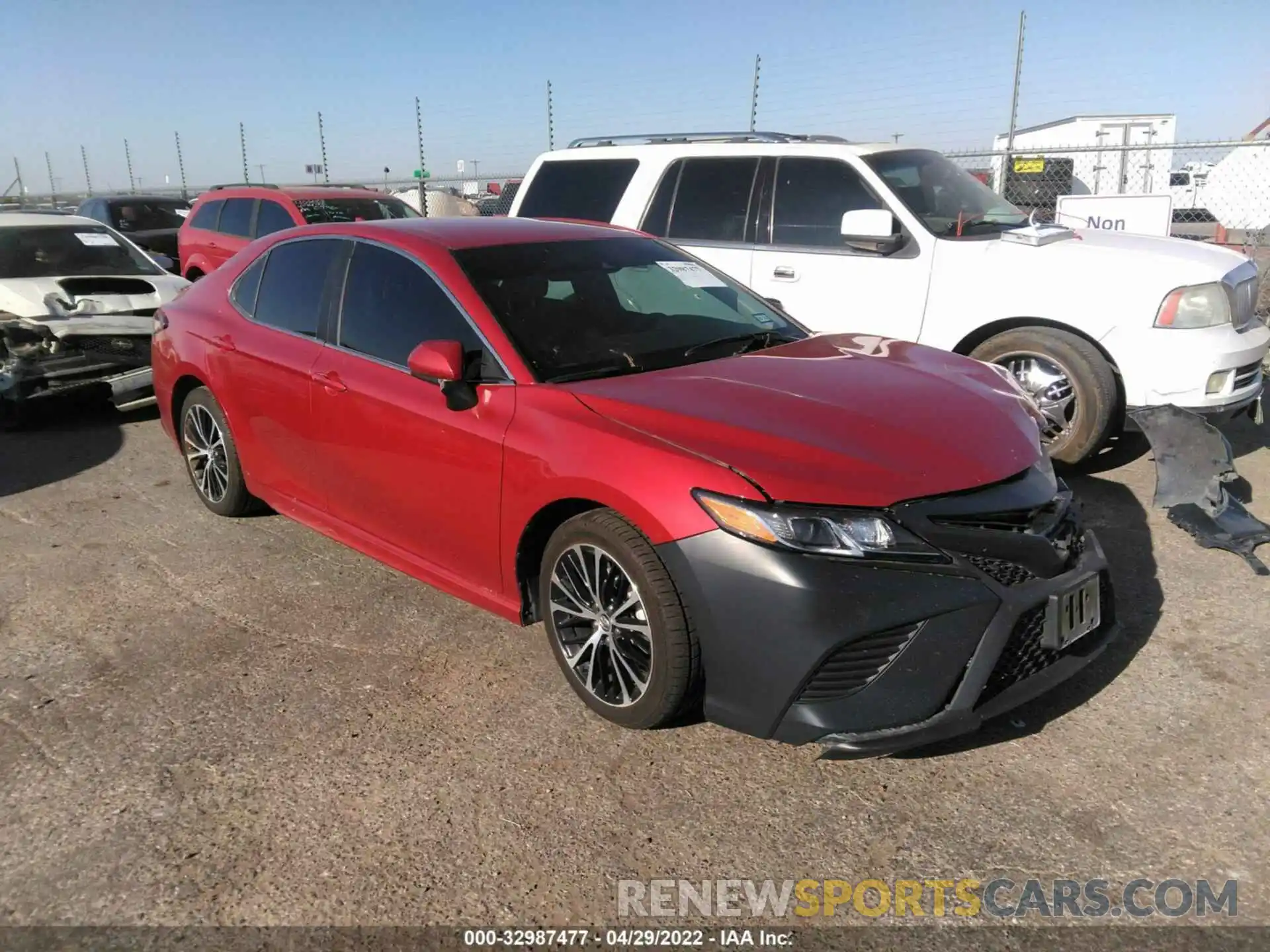 1 Photograph of a damaged car 4T1B11HK1KU190786 TOYOTA CAMRY 2019