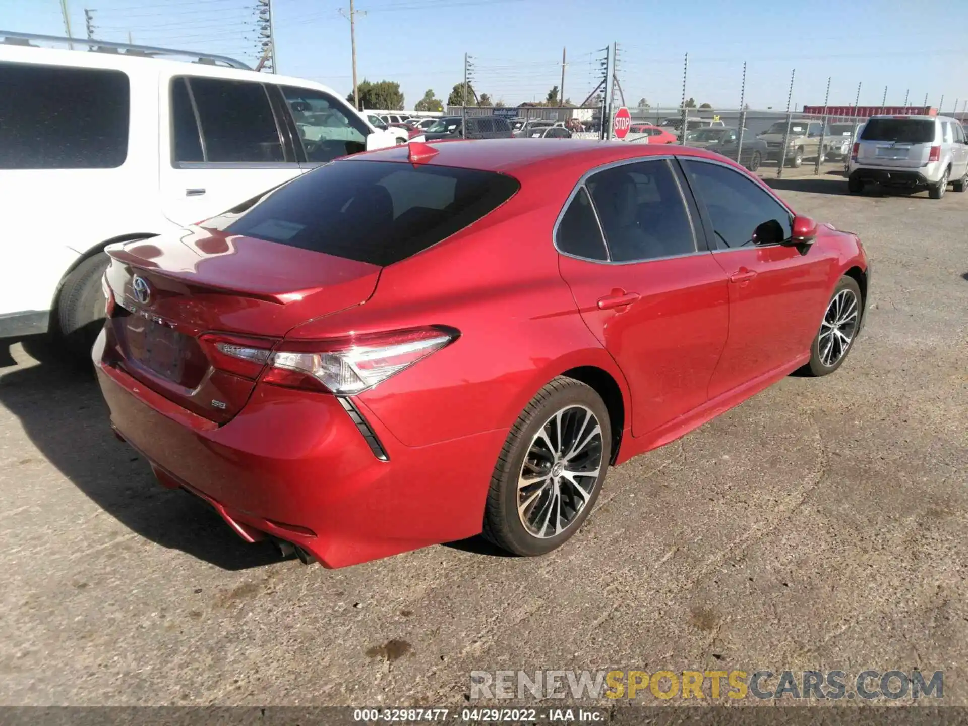 4 Photograph of a damaged car 4T1B11HK1KU190786 TOYOTA CAMRY 2019