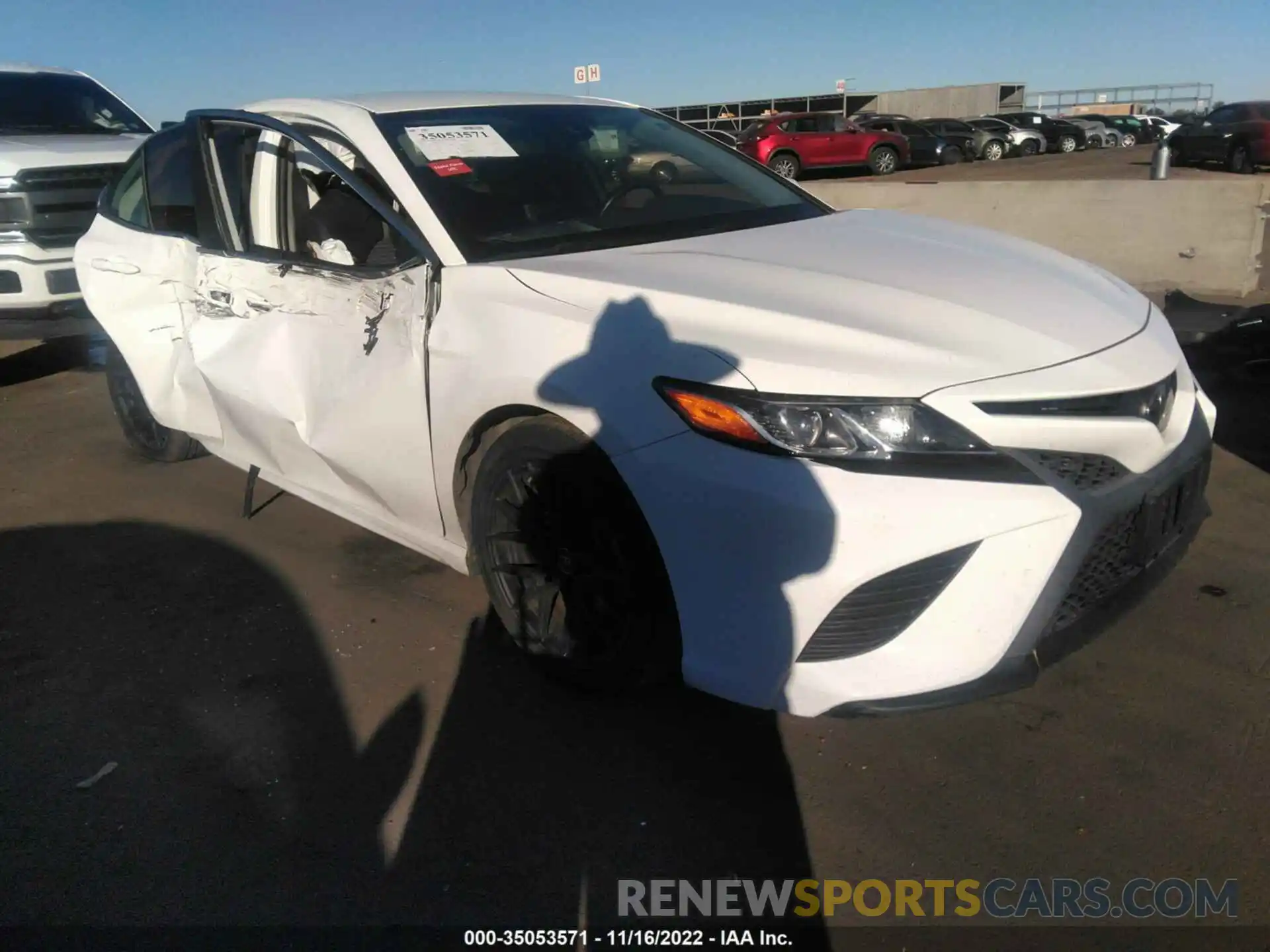 1 Photograph of a damaged car 4T1B11HK1KU191064 TOYOTA CAMRY 2019