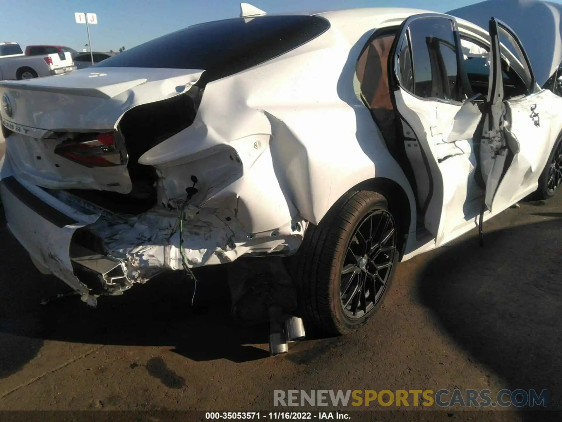 6 Photograph of a damaged car 4T1B11HK1KU191064 TOYOTA CAMRY 2019