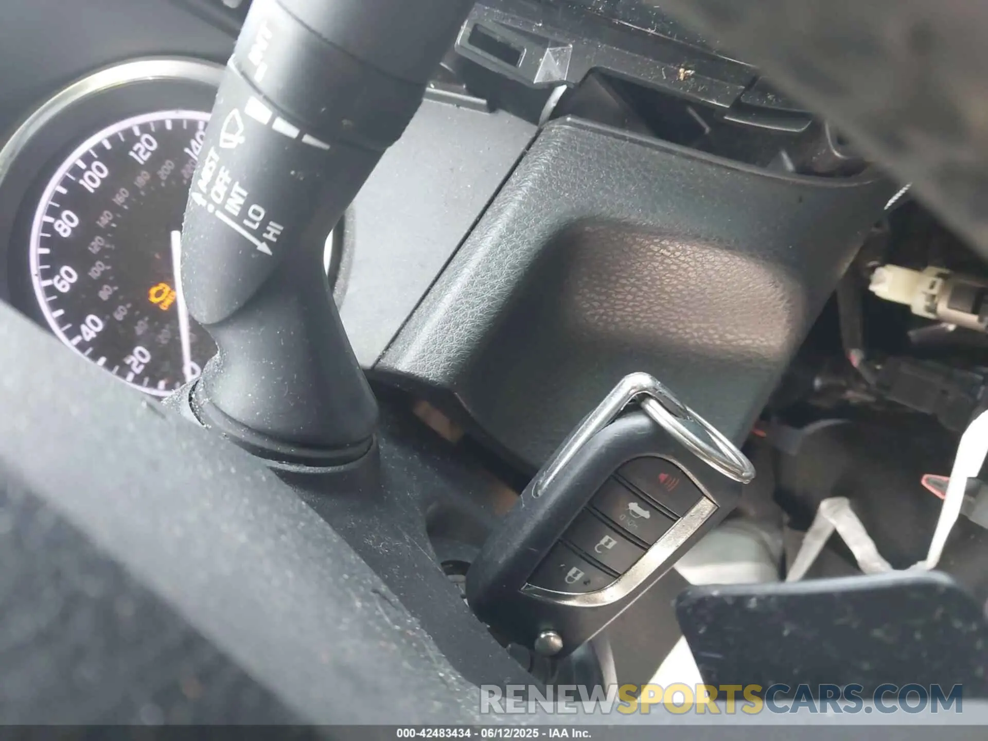 11 Photograph of a damaged car 4T1B11HK1KU197320 TOYOTA CAMRY 2019