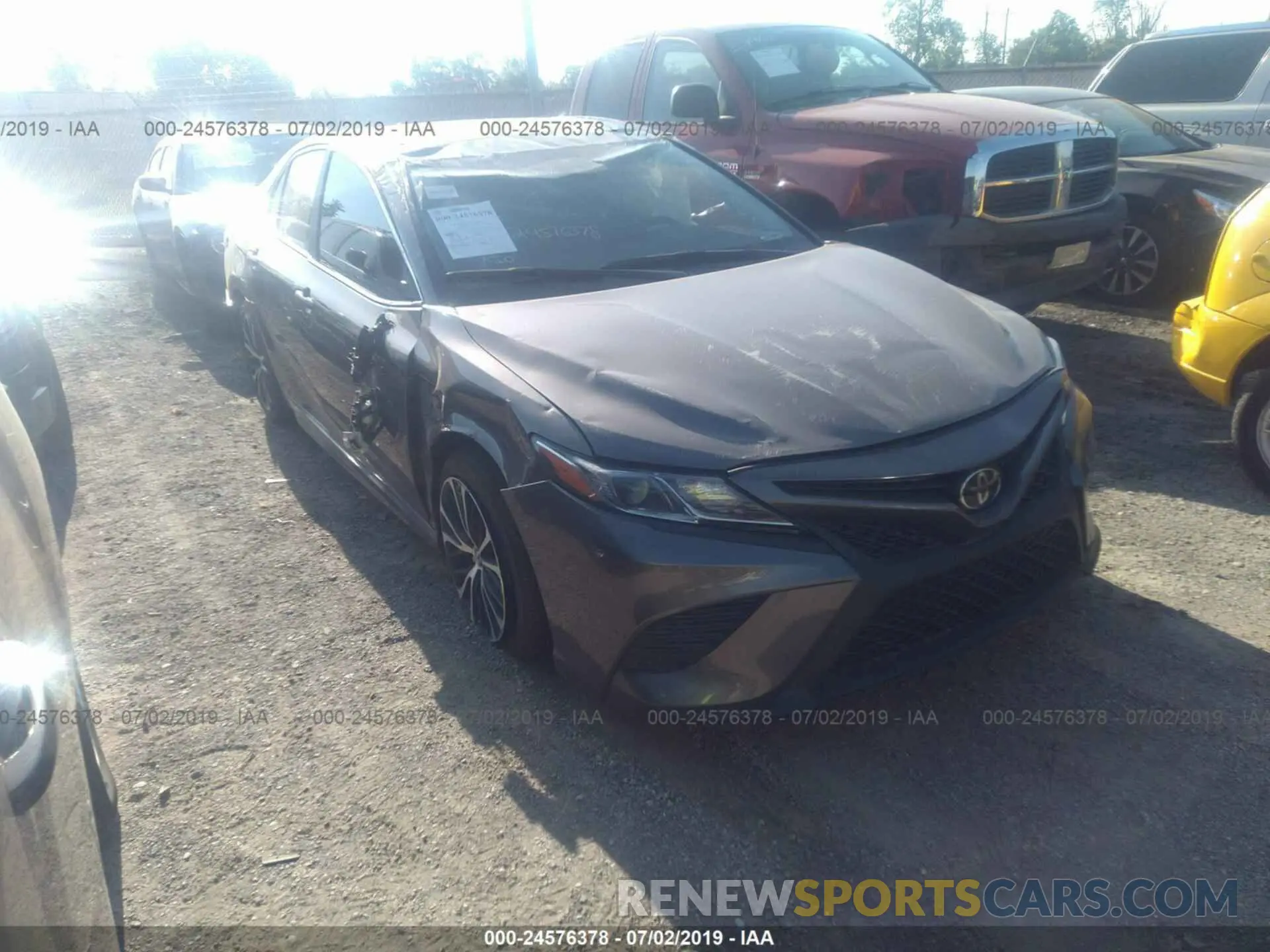 1 Photograph of a damaged car 4T1B11HK1KU197740 TOYOTA CAMRY 2019