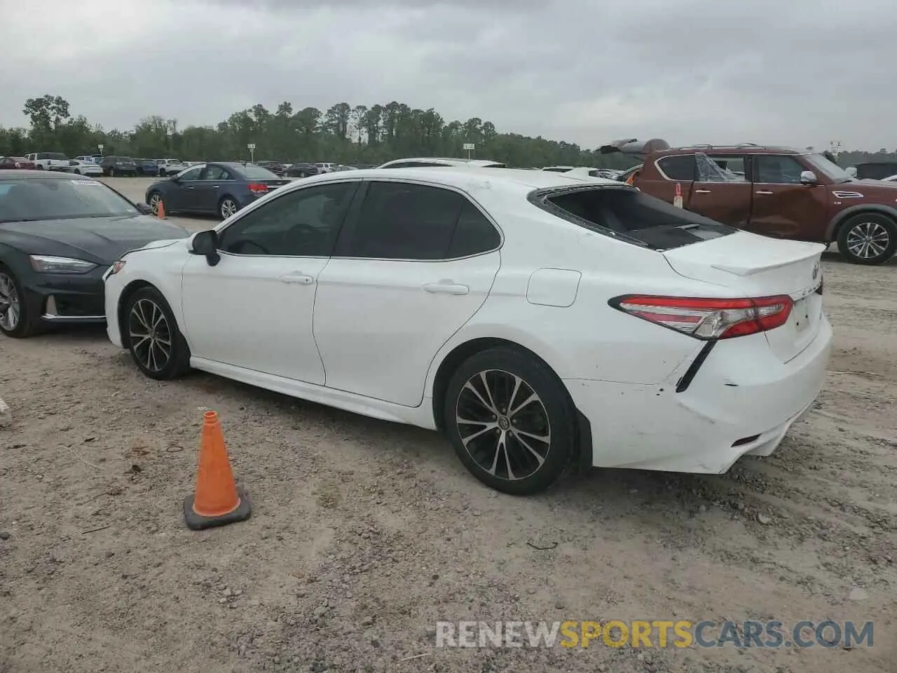 2 Photograph of a damaged car 4T1B11HK1KU198970 TOYOTA CAMRY 2019