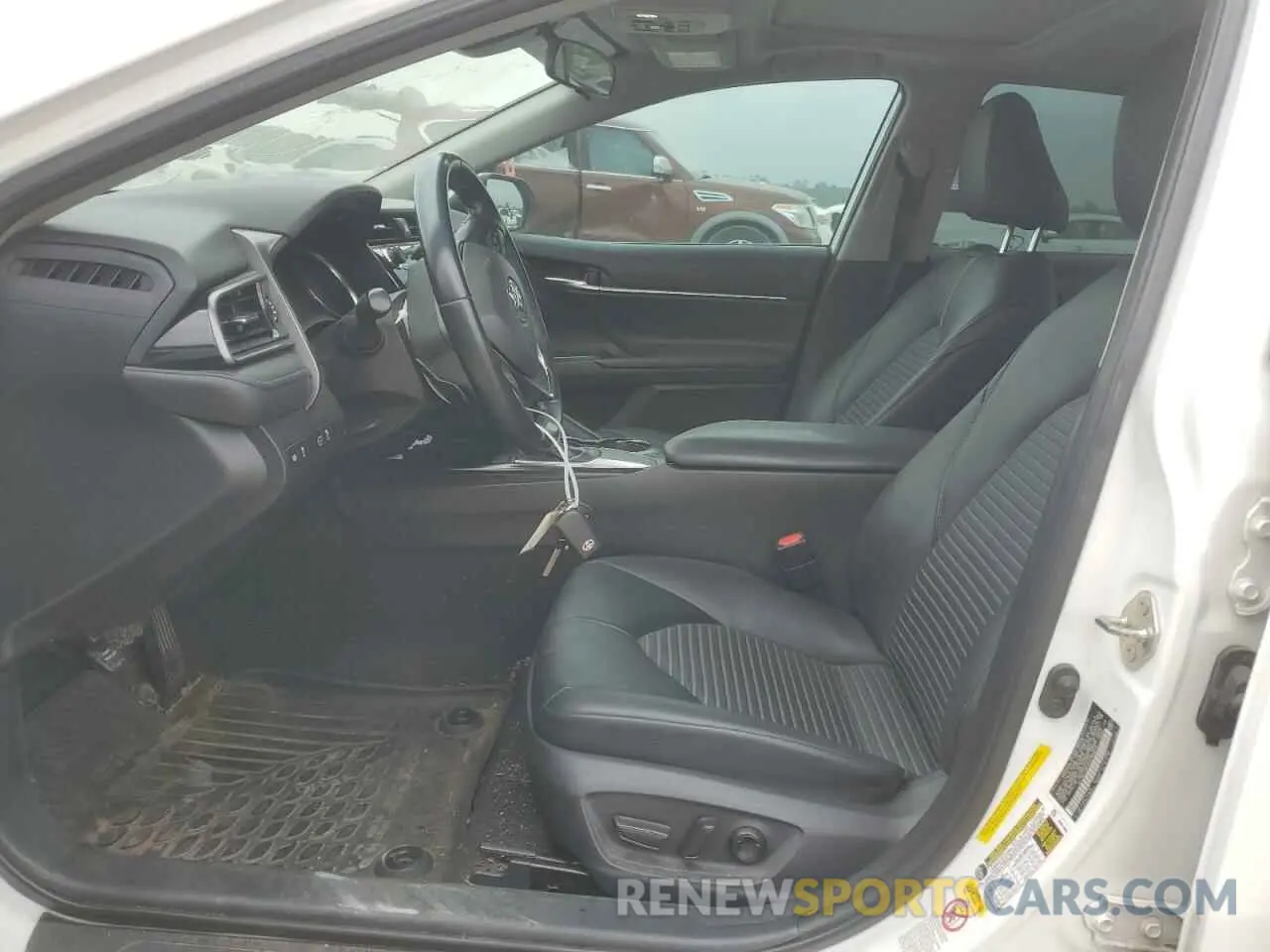 7 Photograph of a damaged car 4T1B11HK1KU198970 TOYOTA CAMRY 2019