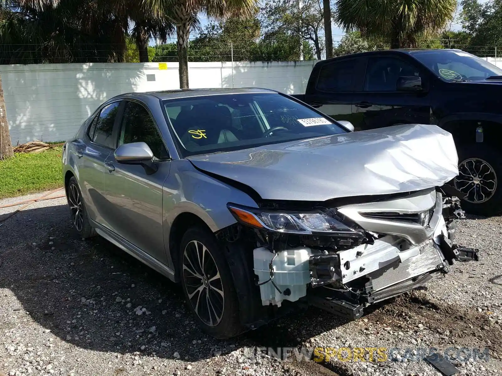 1 Photograph of a damaged car 4T1B11HK1KU201186 TOYOTA CAMRY 2019