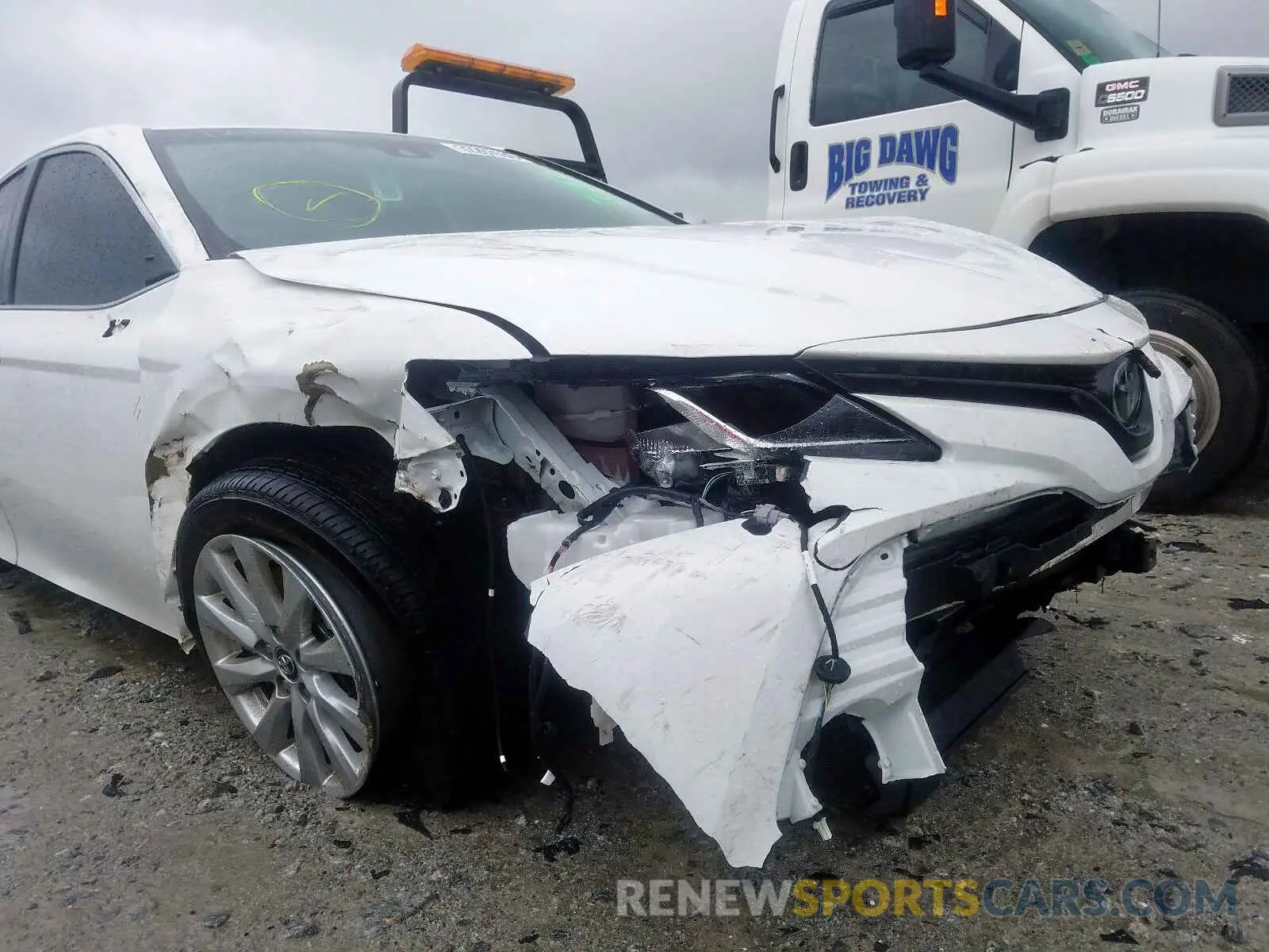 9 Photograph of a damaged car 4T1B11HK1KU201561 TOYOTA CAMRY 2019