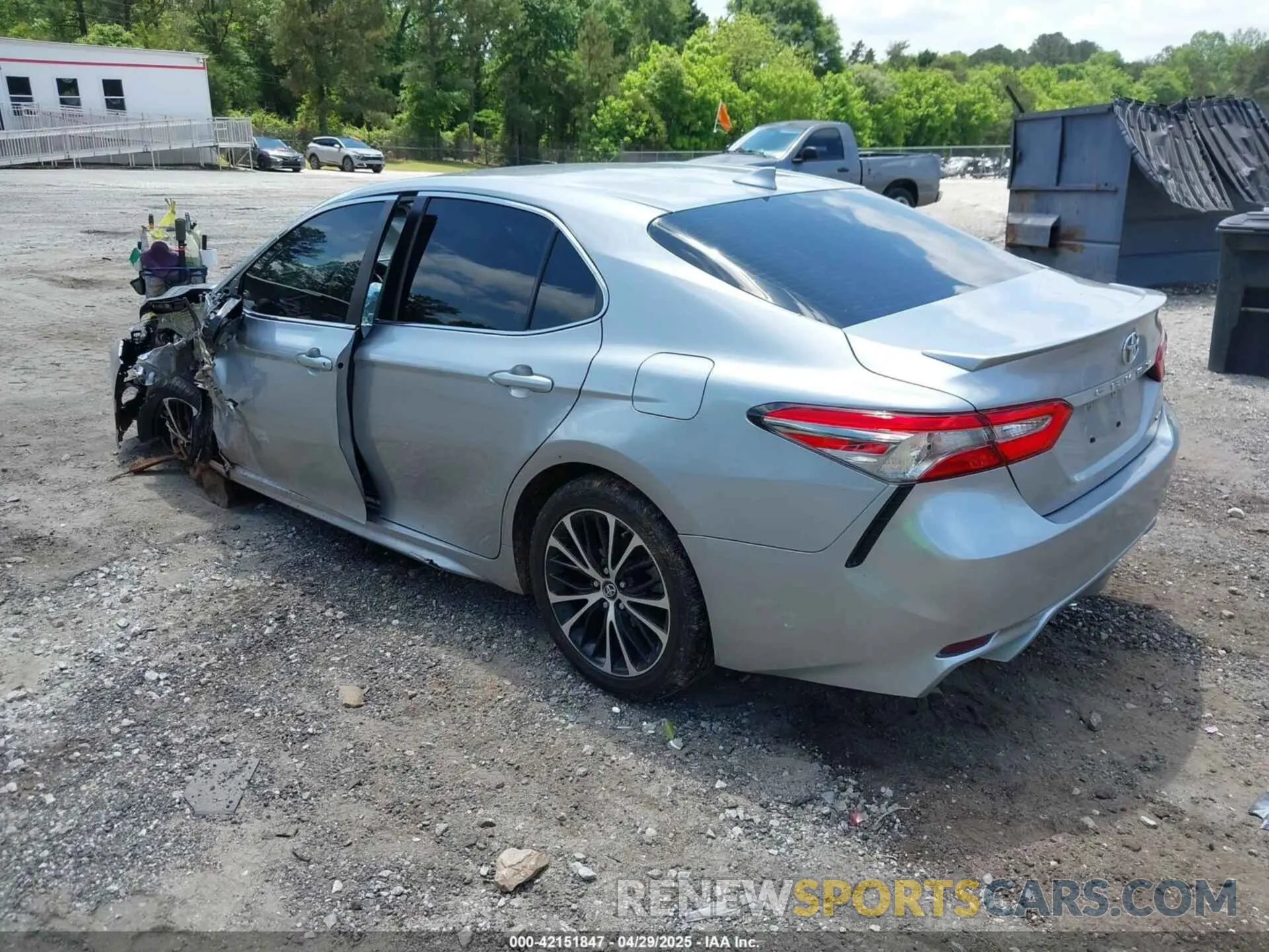 3 Photograph of a damaged car 4T1B11HK1KU204024 TOYOTA CAMRY 2019