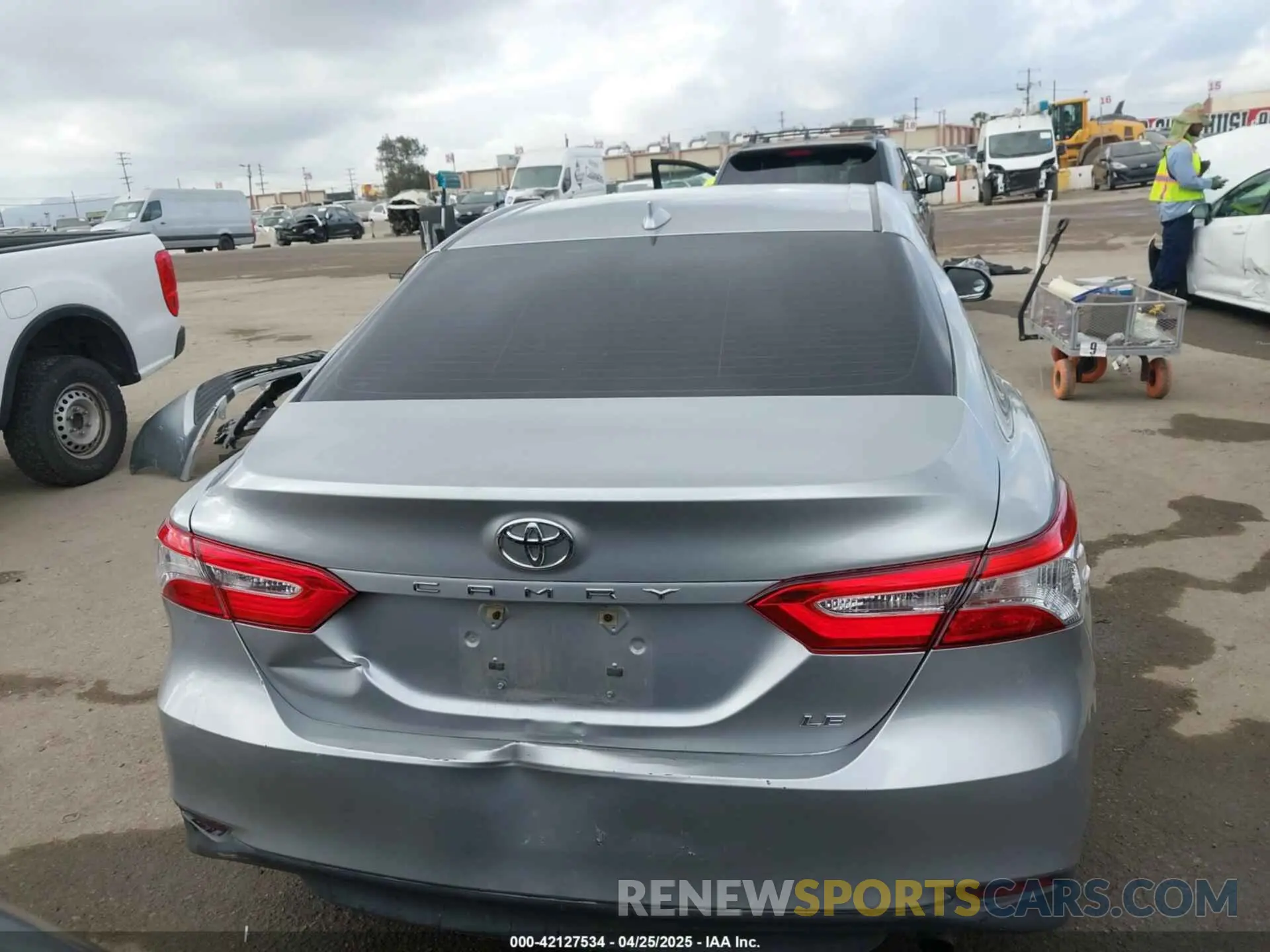 17 Photograph of a damaged car 4T1B11HK1KU205545 TOYOTA CAMRY 2019