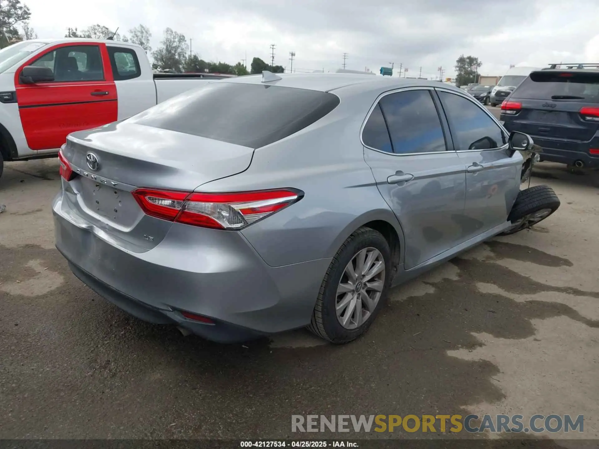 4 Photograph of a damaged car 4T1B11HK1KU205545 TOYOTA CAMRY 2019