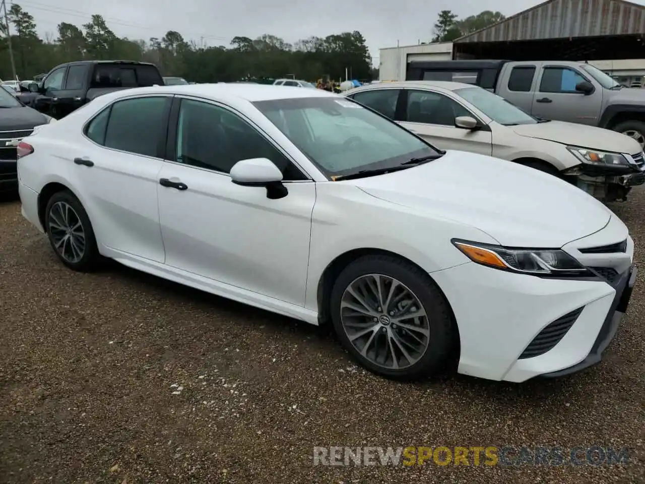 4 Photograph of a damaged car 4T1B11HK1KU205593 TOYOTA CAMRY 2019