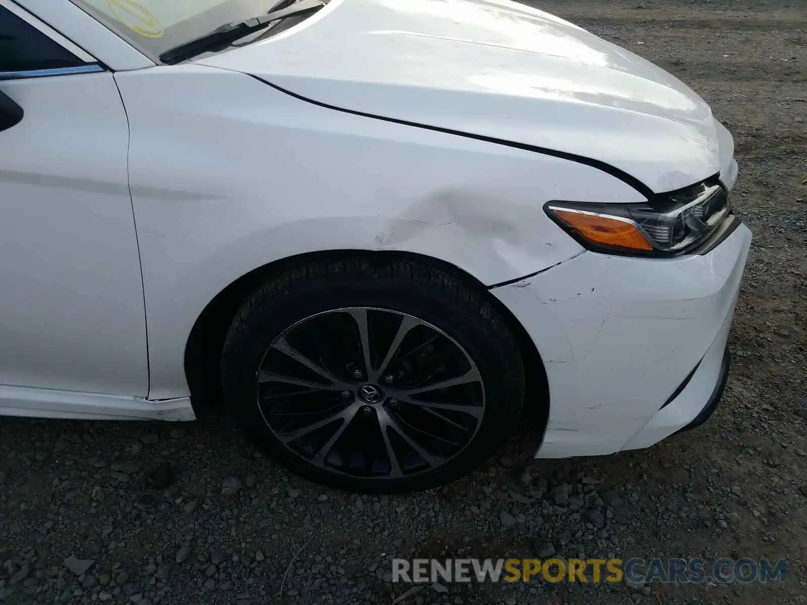 9 Photograph of a damaged car 4T1B11HK1KU206212 TOYOTA CAMRY 2019