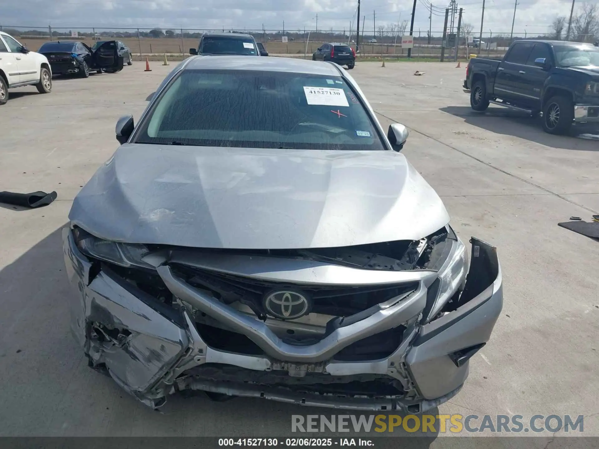11 Photograph of a damaged car 4T1B11HK1KU209661 TOYOTA CAMRY 2019