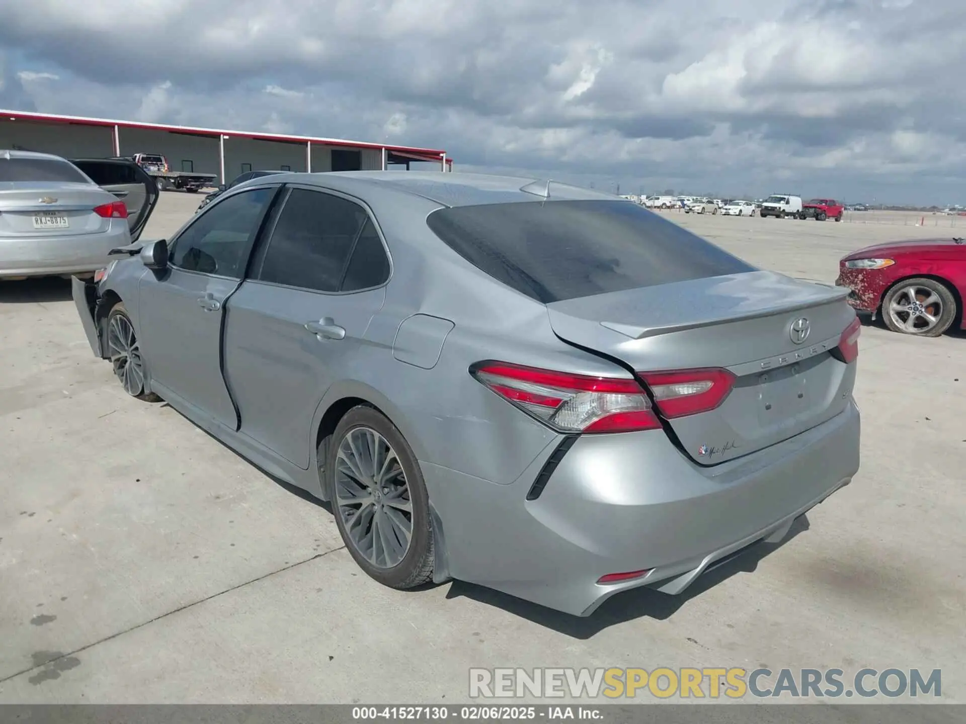 3 Photograph of a damaged car 4T1B11HK1KU209661 TOYOTA CAMRY 2019