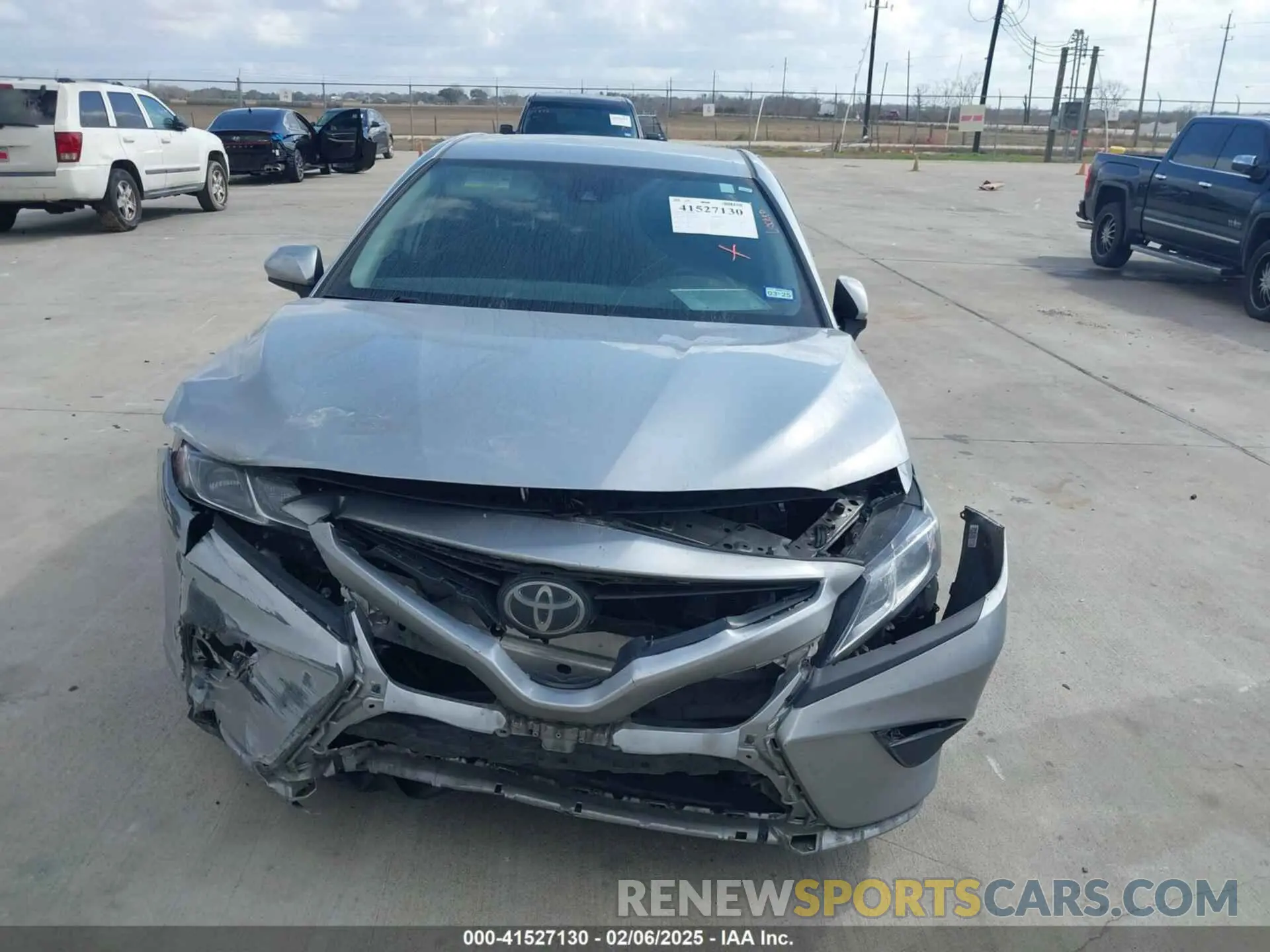 6 Photograph of a damaged car 4T1B11HK1KU209661 TOYOTA CAMRY 2019
