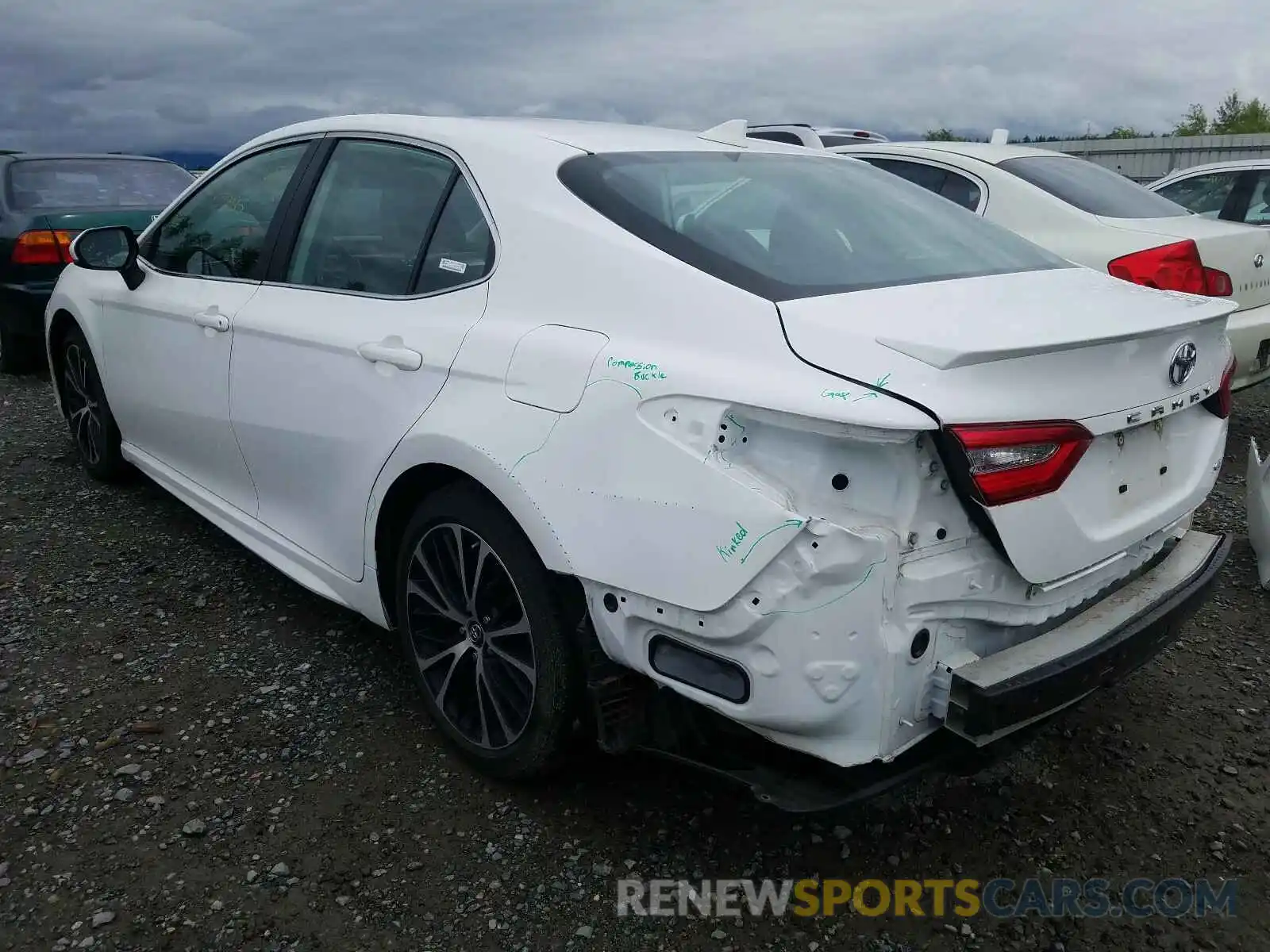 3 Photograph of a damaged car 4T1B11HK1KU212964 TOYOTA CAMRY 2019