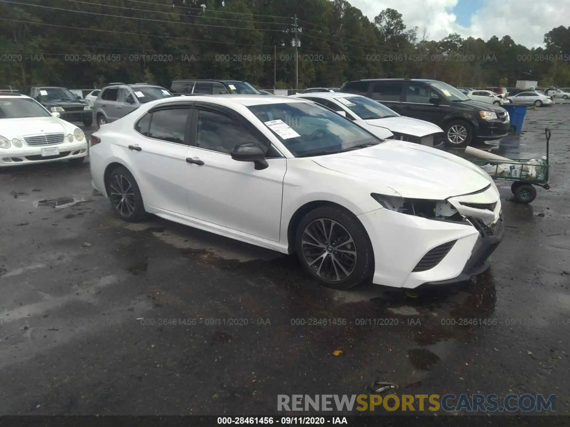 1 Photograph of a damaged car 4T1B11HK1KU213063 TOYOTA CAMRY 2019