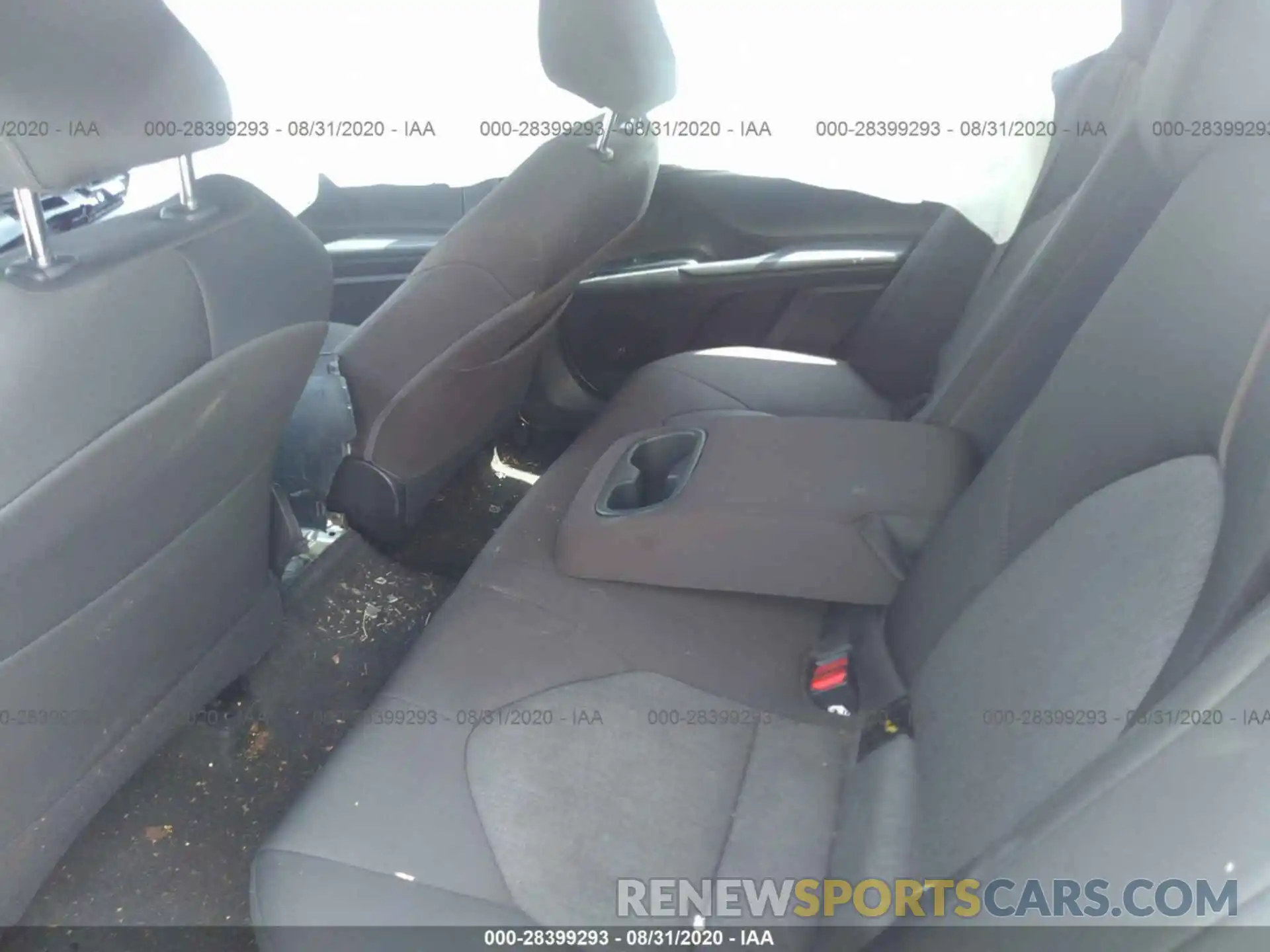 8 Photograph of a damaged car 4T1B11HK1KU215105 TOYOTA CAMRY 2019