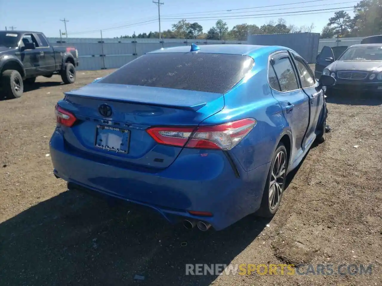 4 Photograph of a damaged car 4T1B11HK1KU215931 TOYOTA CAMRY 2019