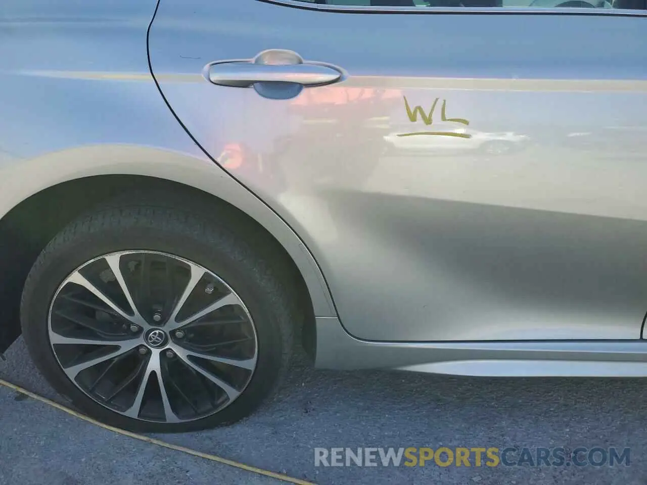 12 Photograph of a damaged car 4T1B11HK1KU216447 TOYOTA CAMRY 2019