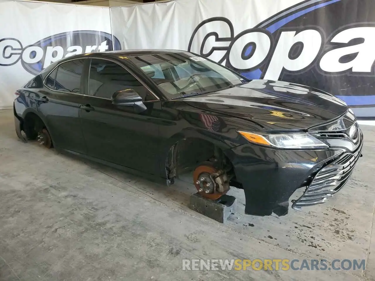 4 Photograph of a damaged car 4T1B11HK1KU219123 TOYOTA CAMRY 2019