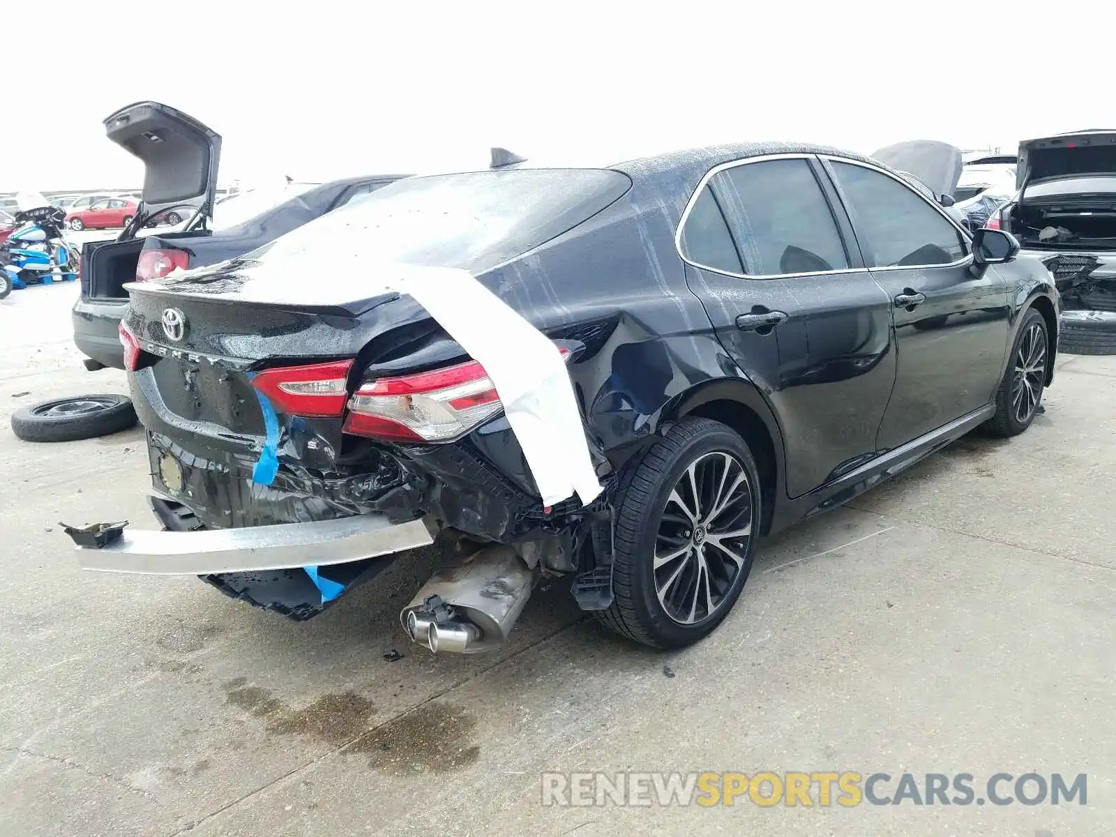 4 Photograph of a damaged car 4T1B11HK1KU219848 TOYOTA CAMRY 2019