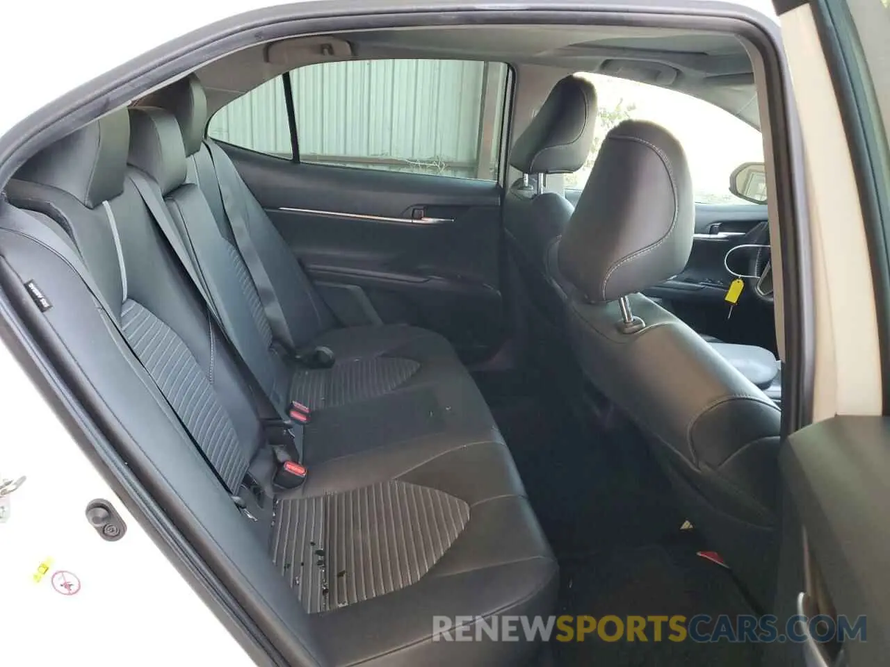 10 Photograph of a damaged car 4T1B11HK1KU222720 TOYOTA CAMRY 2019