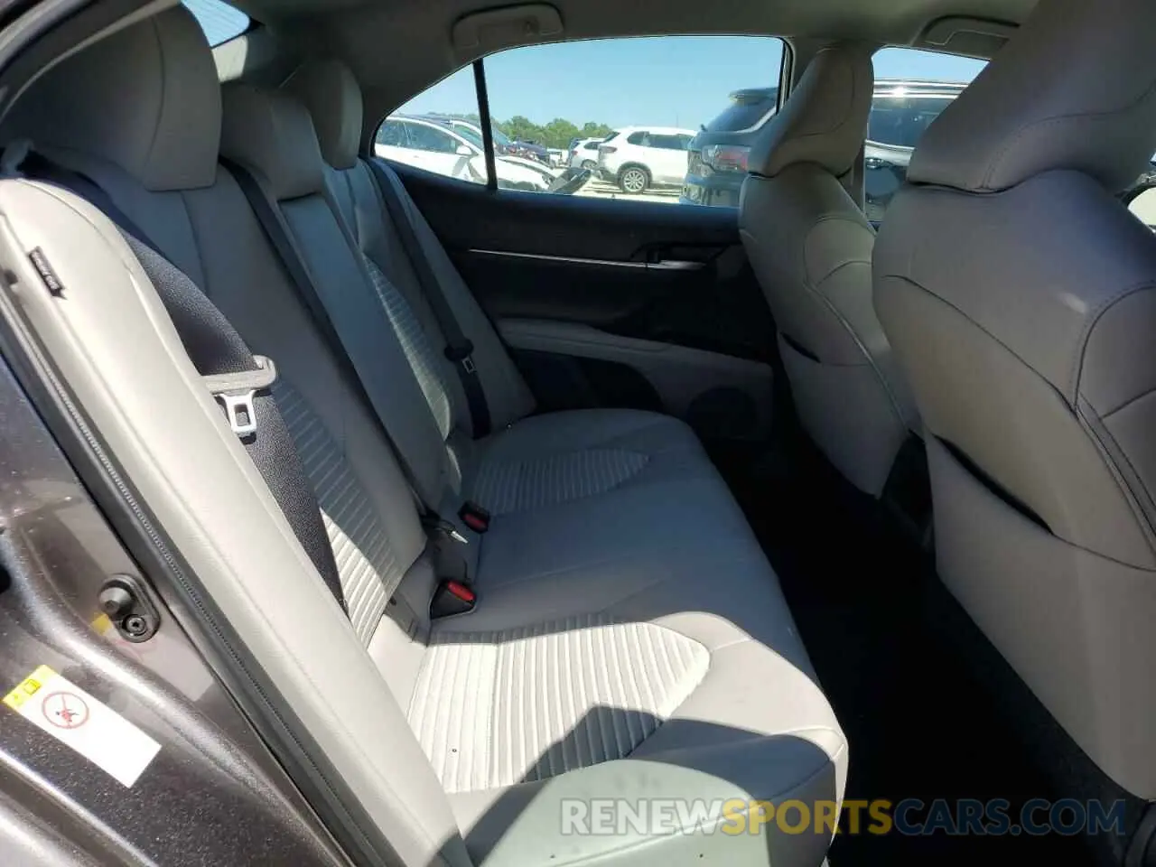 10 Photograph of a damaged car 4T1B11HK1KU222927 TOYOTA CAMRY 2019