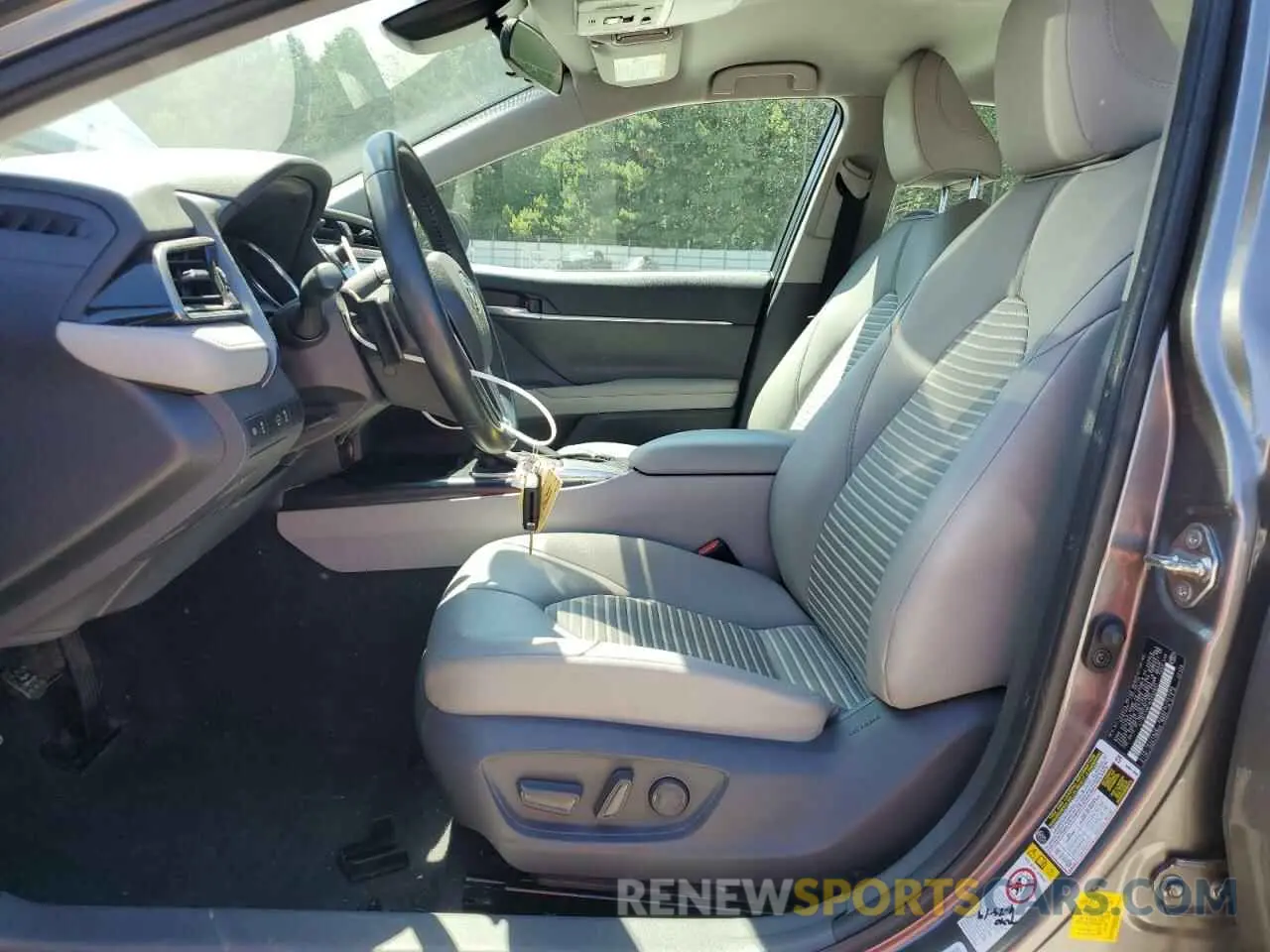 7 Photograph of a damaged car 4T1B11HK1KU222927 TOYOTA CAMRY 2019