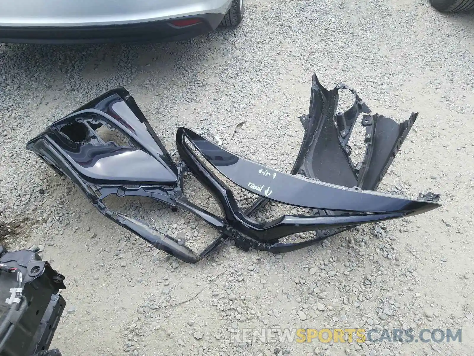 9 Photograph of a damaged car 4T1B11HK1KU224015 TOYOTA CAMRY 2019