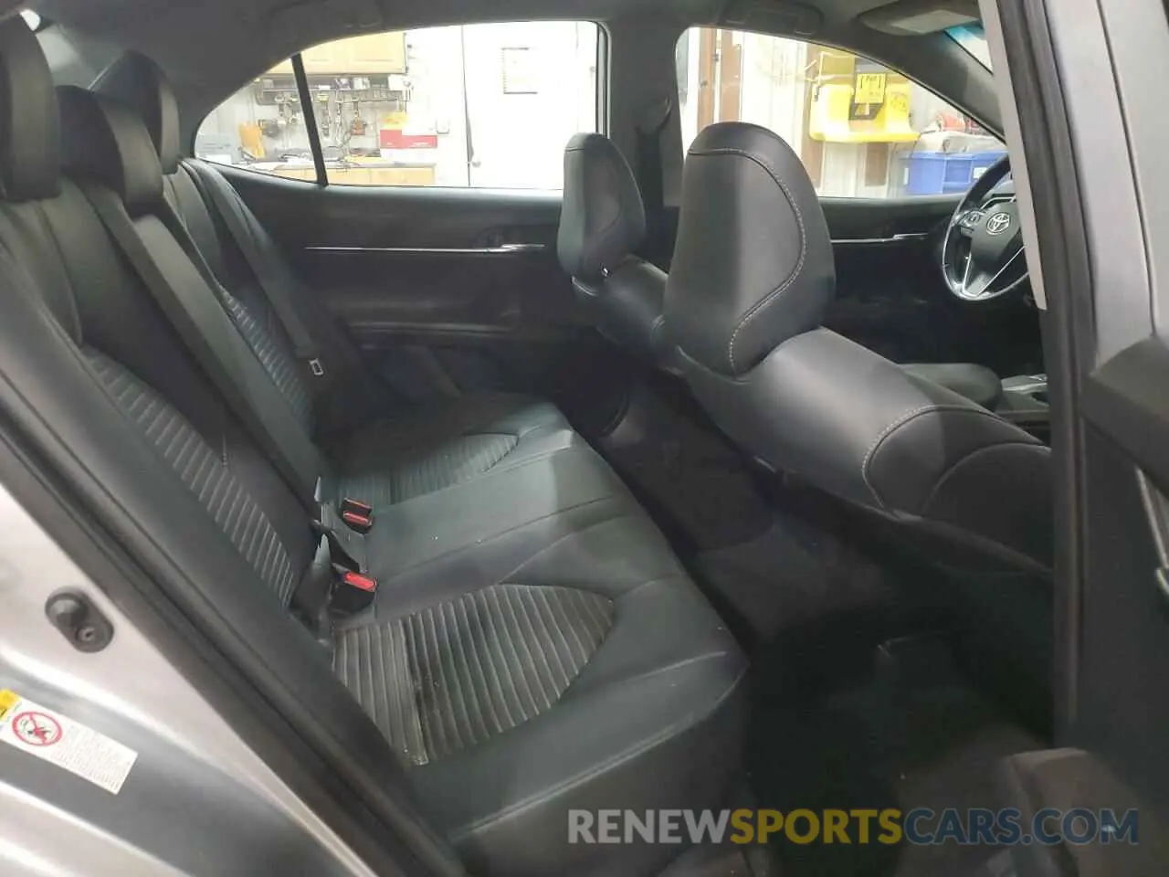 10 Photograph of a damaged car 4T1B11HK1KU227058 TOYOTA CAMRY 2019