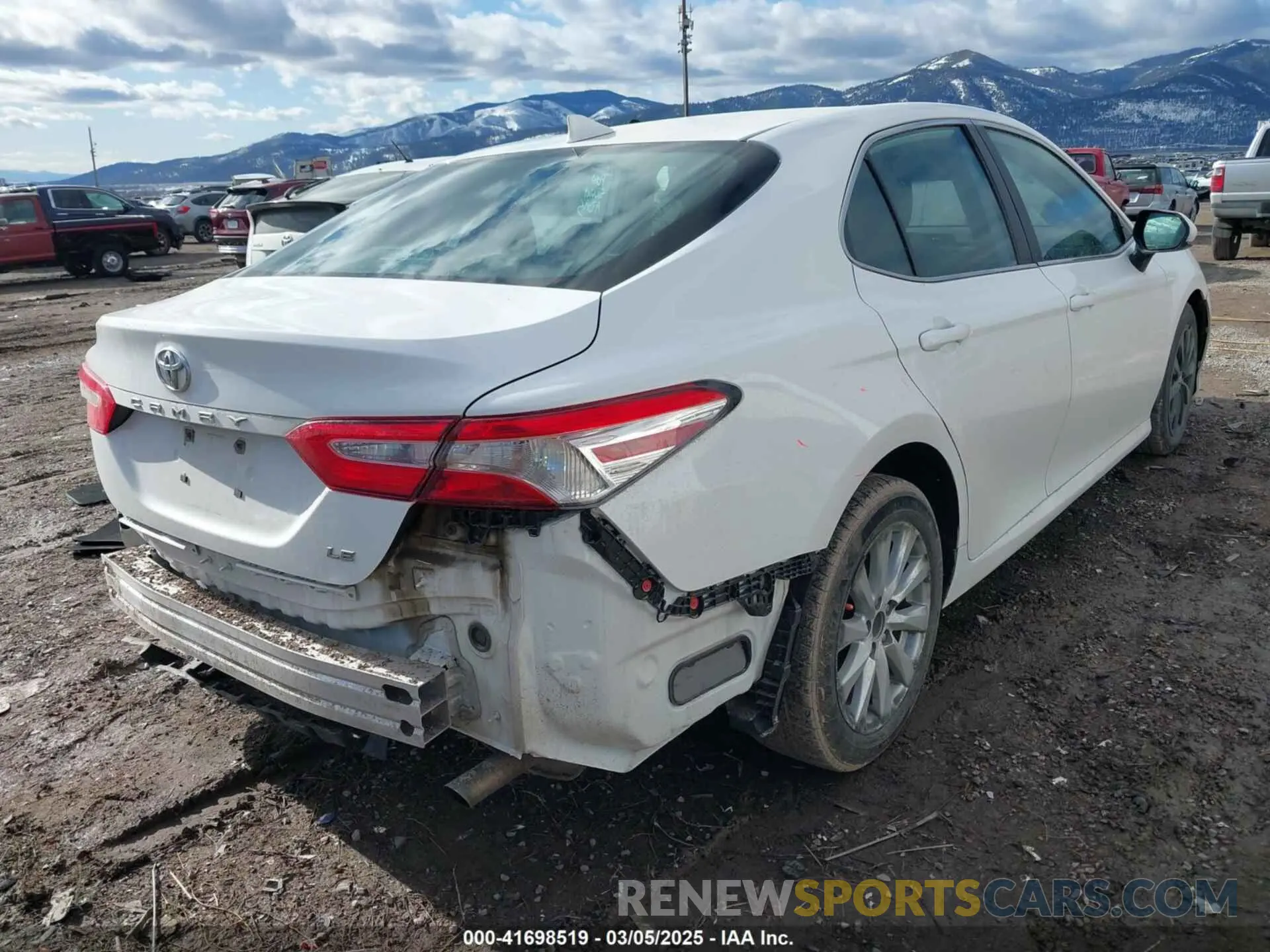 17 Photograph of a damaged car 4T1B11HK1KU229179 TOYOTA CAMRY 2019