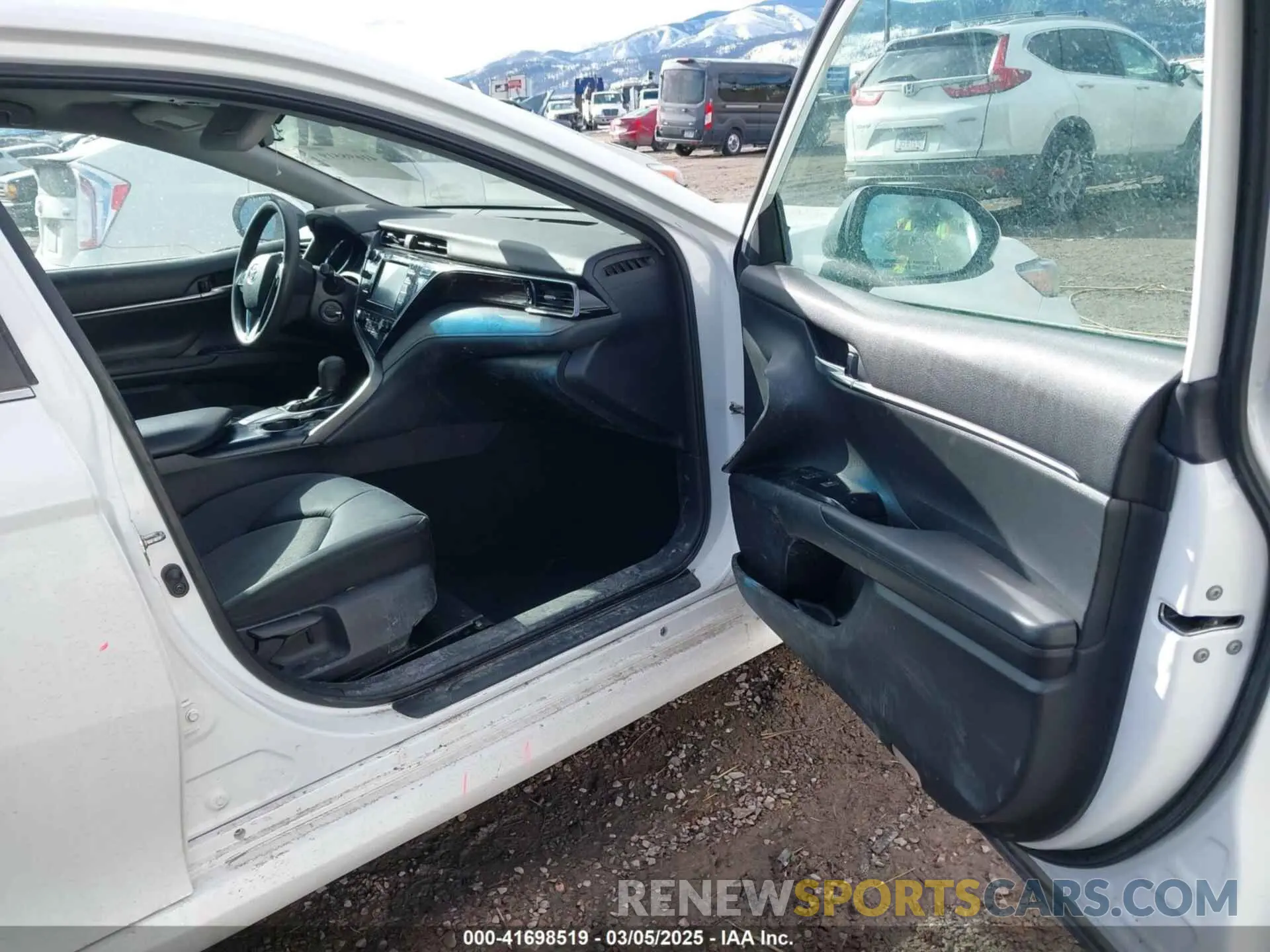 5 Photograph of a damaged car 4T1B11HK1KU229179 TOYOTA CAMRY 2019