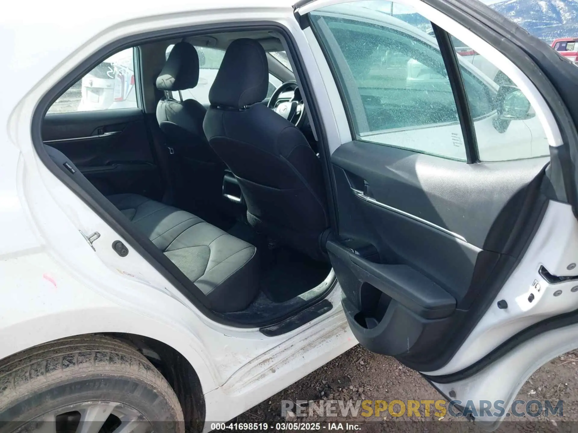 8 Photograph of a damaged car 4T1B11HK1KU229179 TOYOTA CAMRY 2019