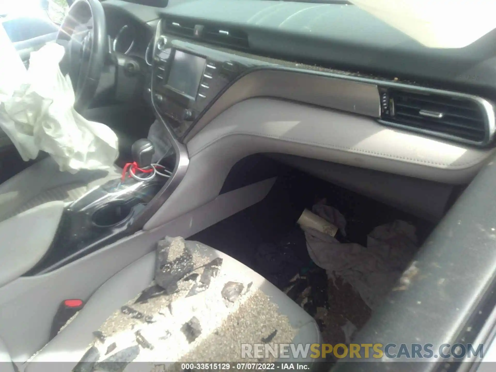 5 Photograph of a damaged car 4T1B11HK1KU229635 TOYOTA CAMRY 2019