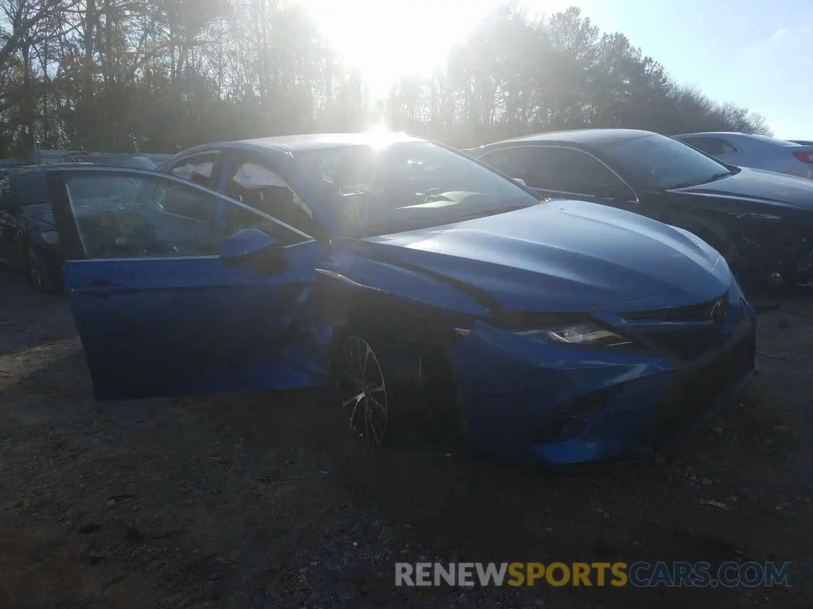 1 Photograph of a damaged car 4T1B11HK1KU232275 TOYOTA CAMRY 2019