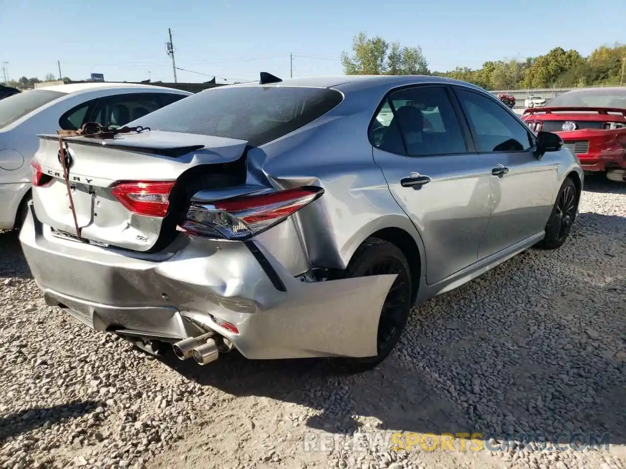 4 Photograph of a damaged car 4T1B11HK1KU232616 TOYOTA CAMRY 2019