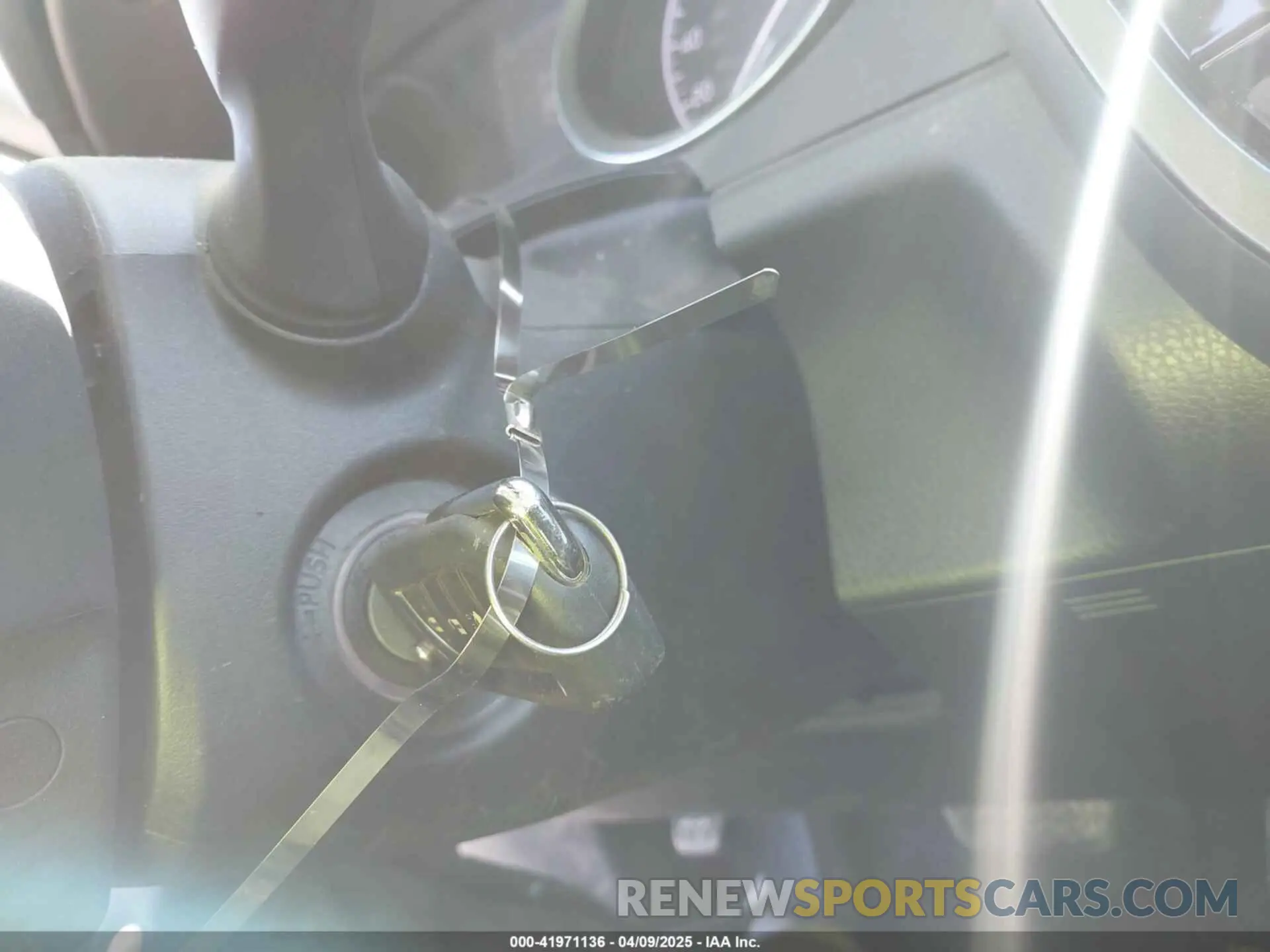 11 Photograph of a damaged car 4T1B11HK1KU233345 TOYOTA CAMRY 2019